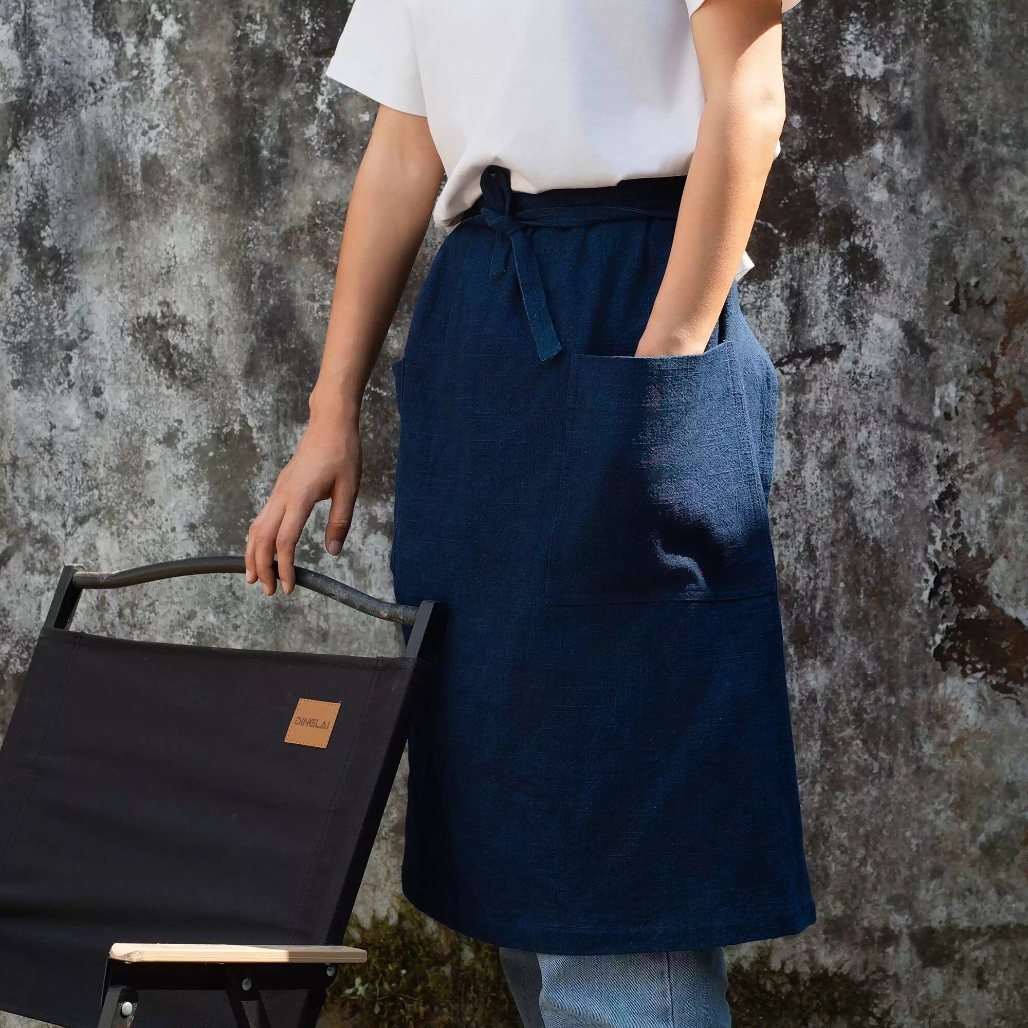 Grembiule in lino e cotone tinto a mano