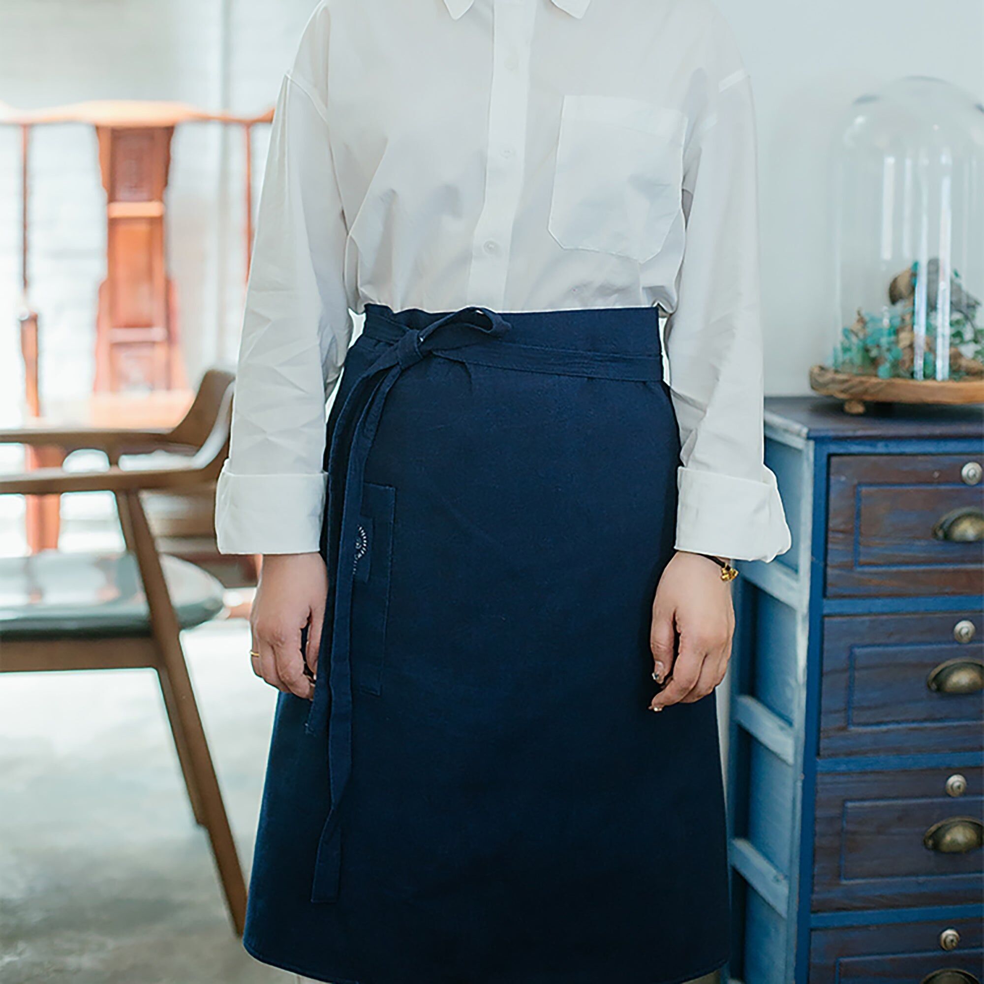 Grembiule tradizionale in indaco tinto con cera vegetale