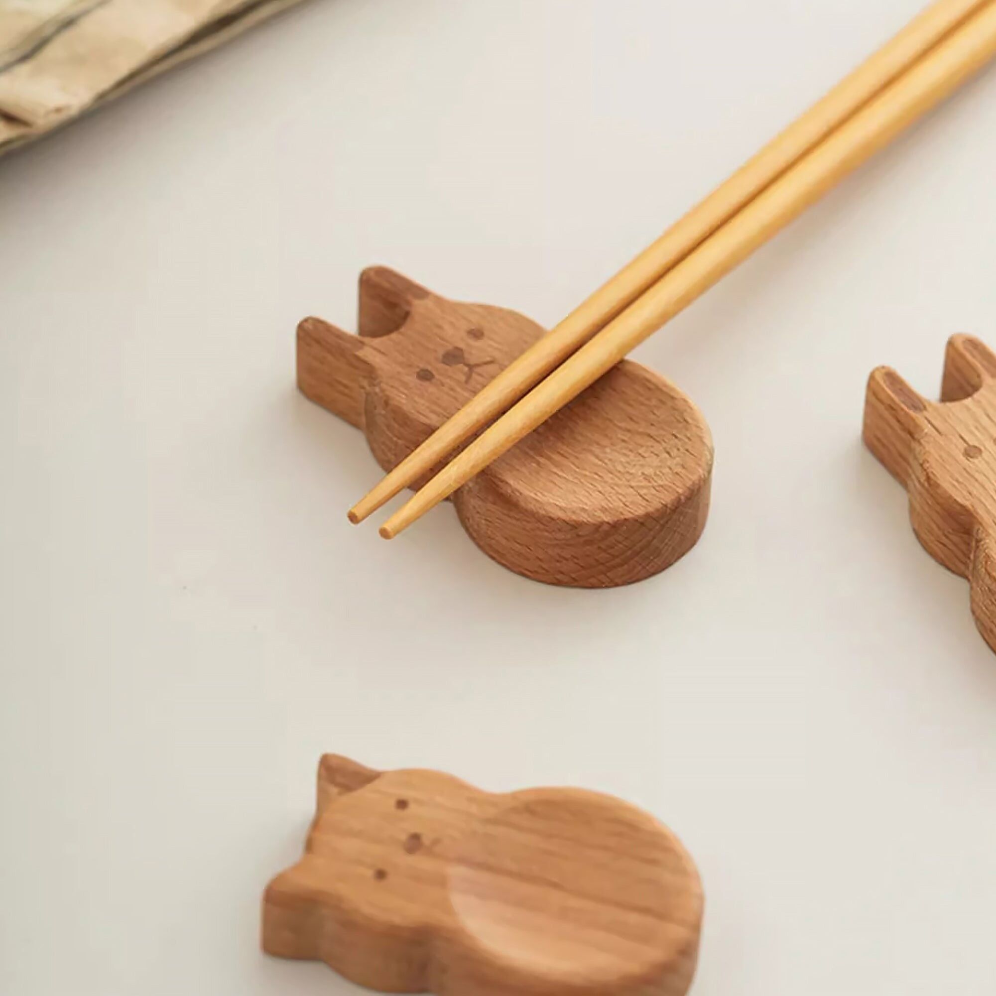 Poggia bacchette in legno con simpatica forma di animale