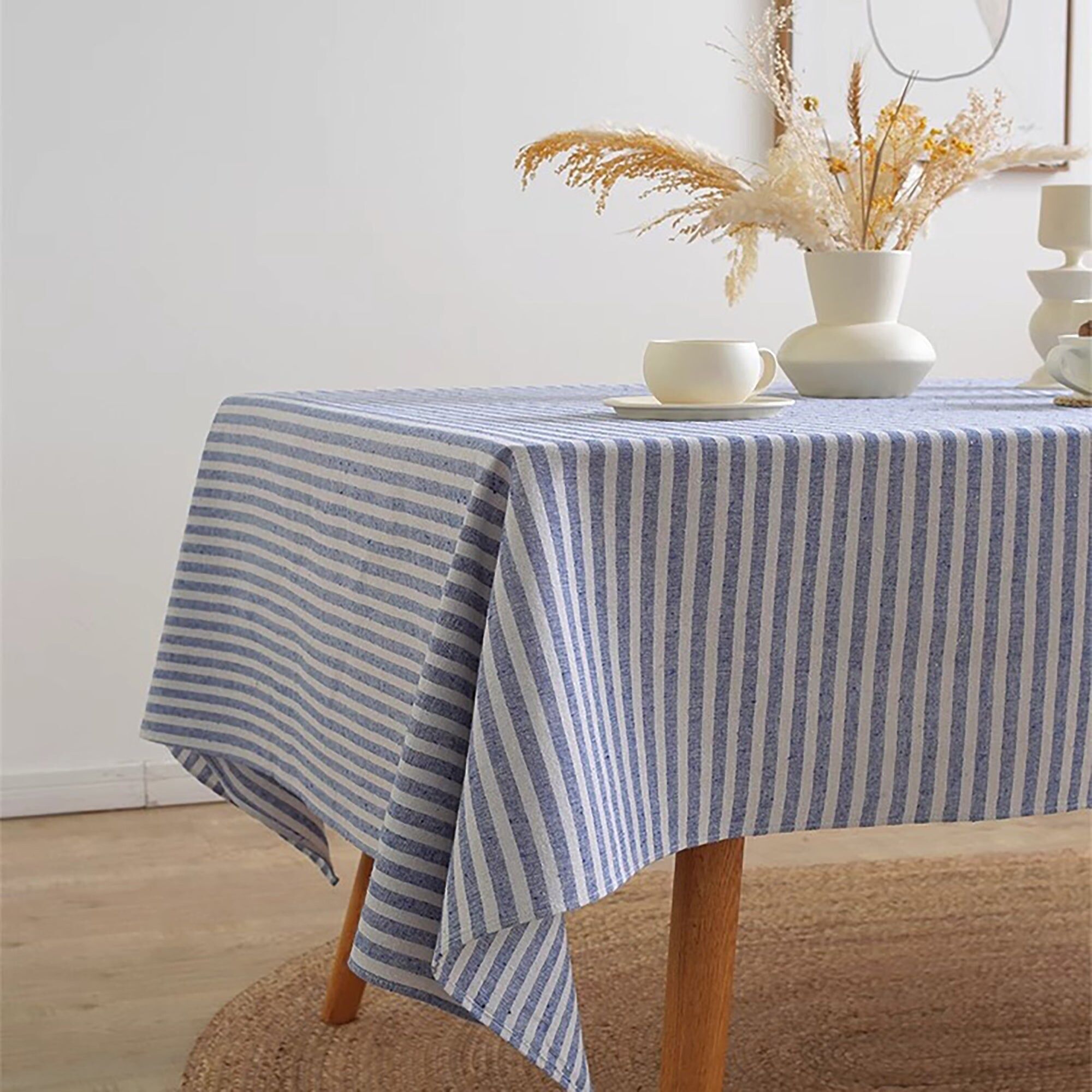 Tovaglia a righe in lino e cotone in stile minimalista