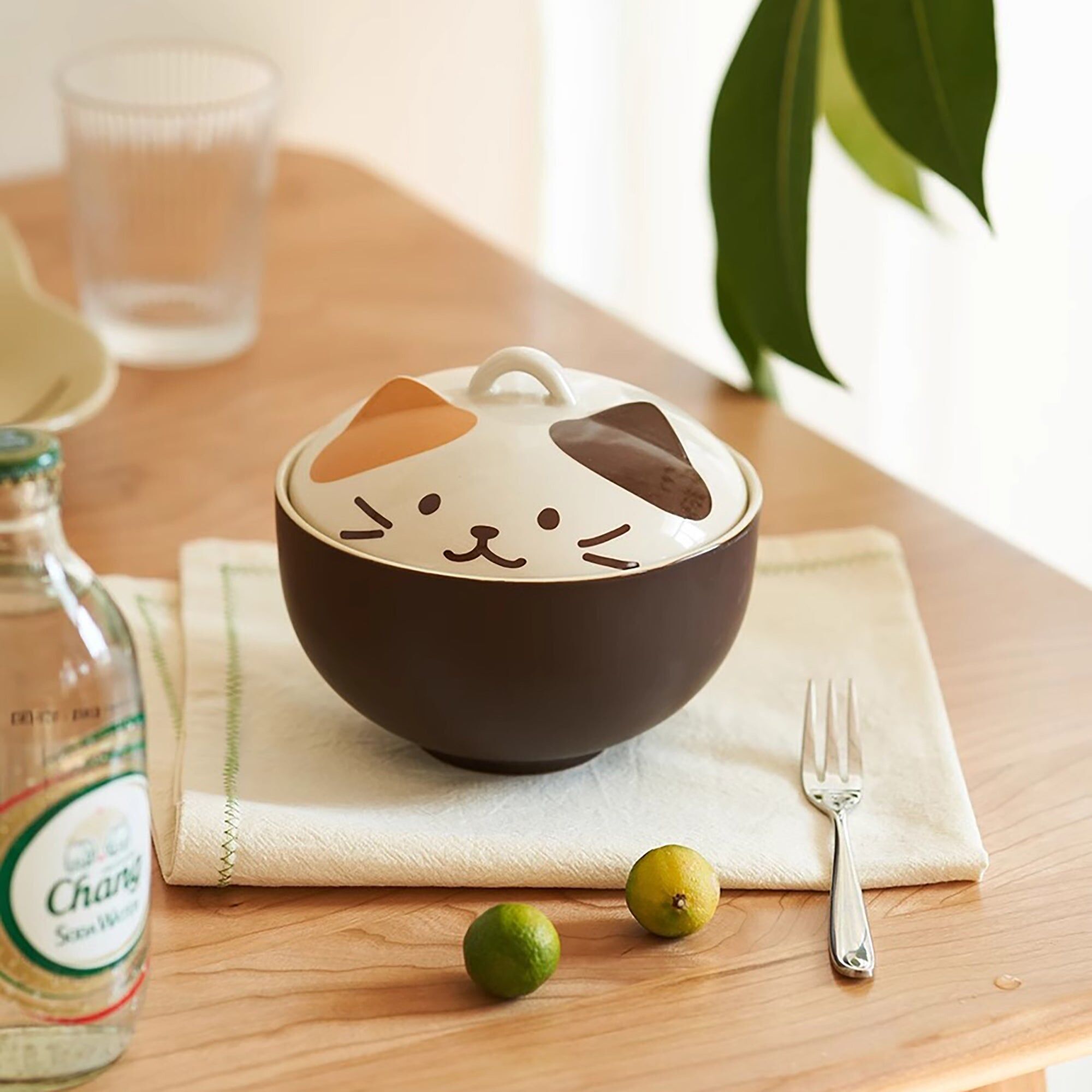 Simpatica ciotola in ceramica a forma di gatto con coperchio