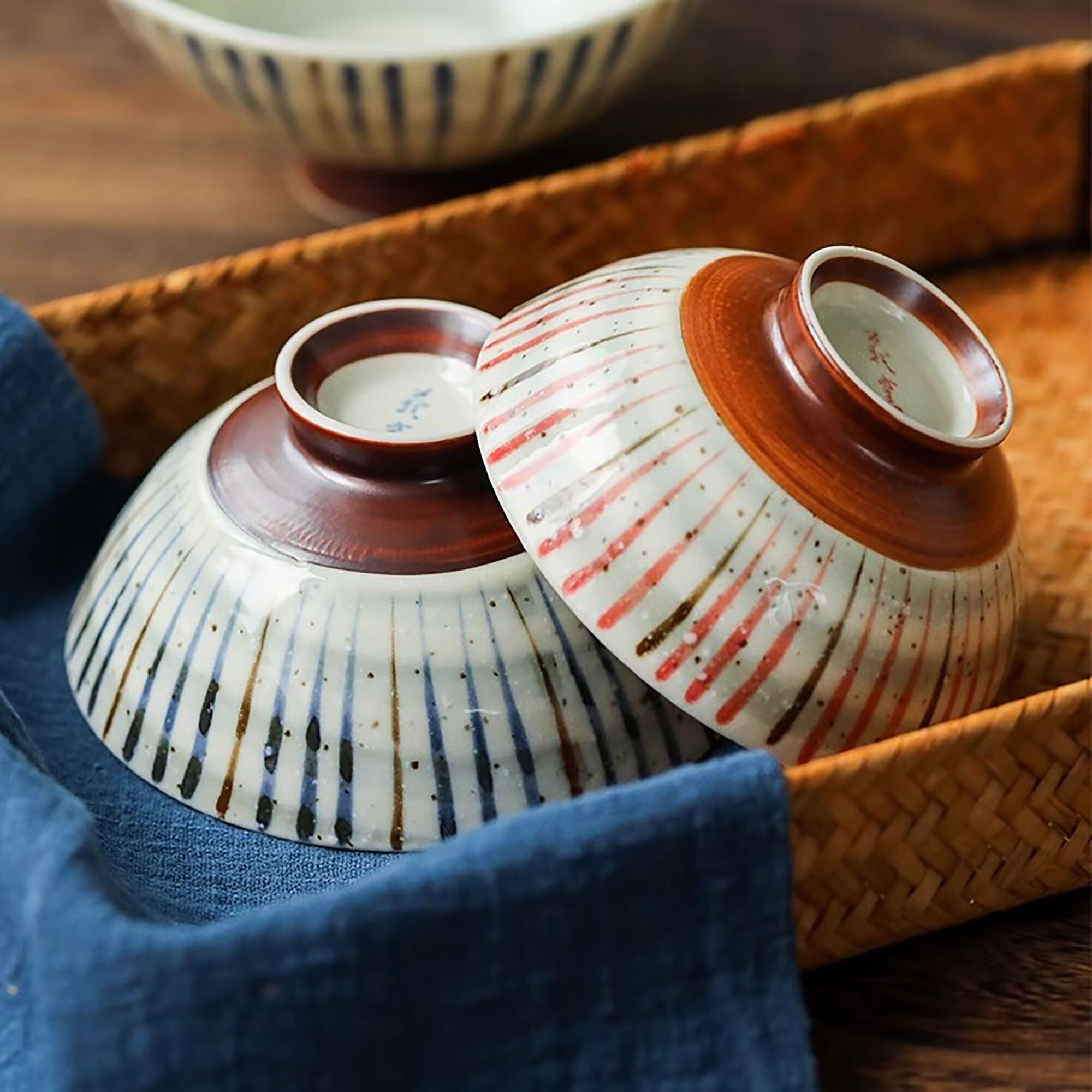 Ciotola in ceramica Minoyaki con motivo Suji-Tokusa