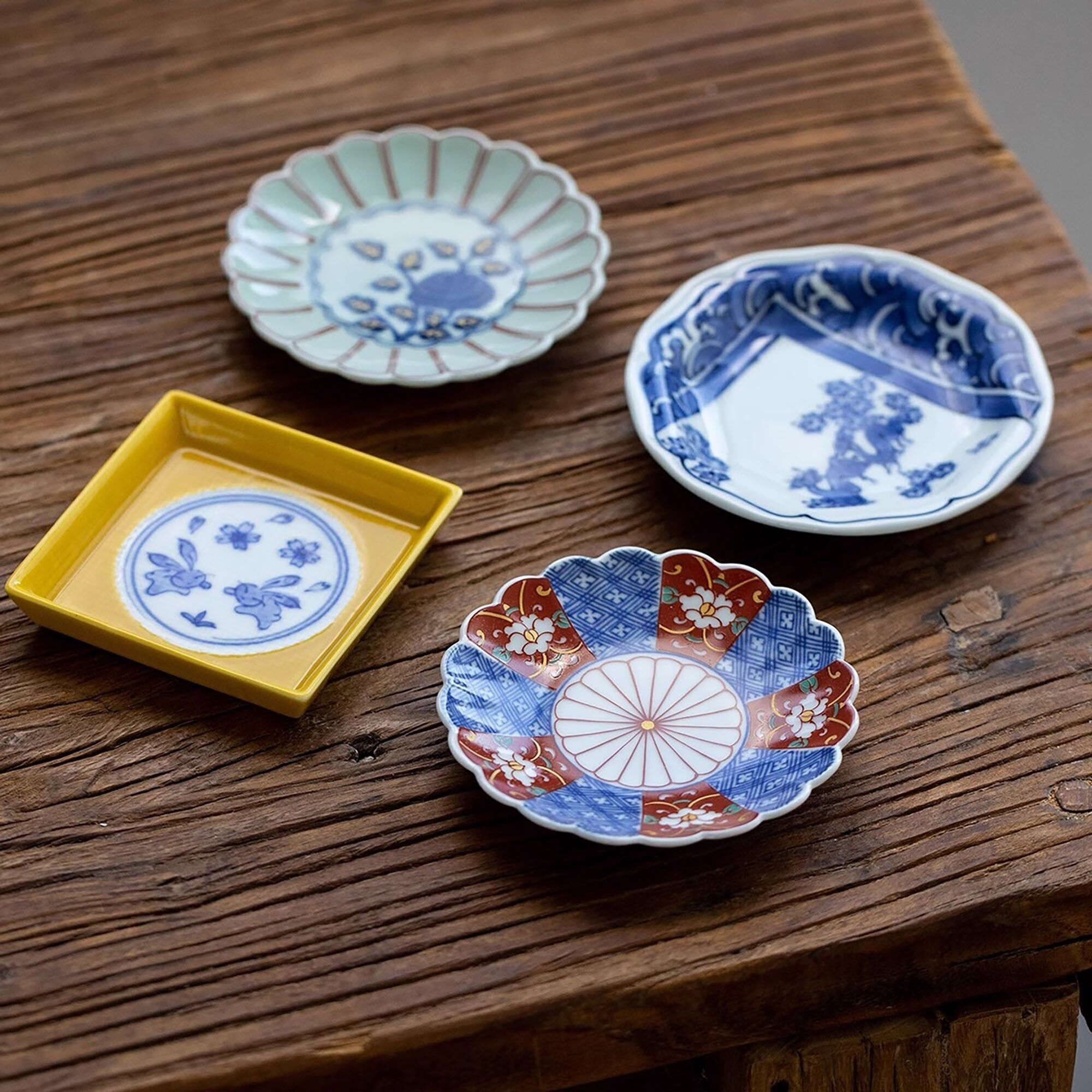 Piccoli piatti in porcellana Arita