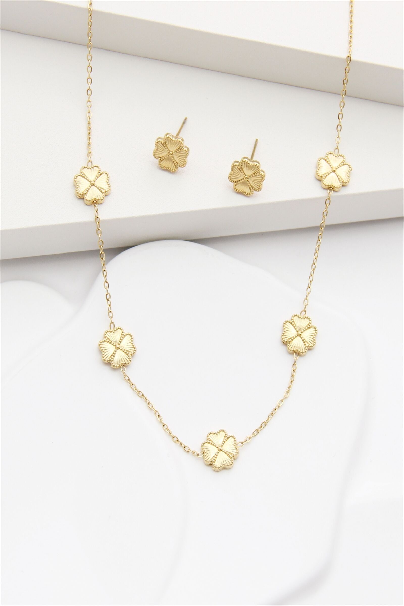Clover jewelry set – Gold-plated stainless steel