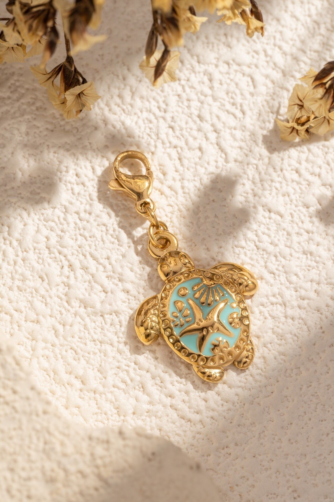 Goldener Schildkrötenanhänger – türkisfarbener Edelstahlanhänger