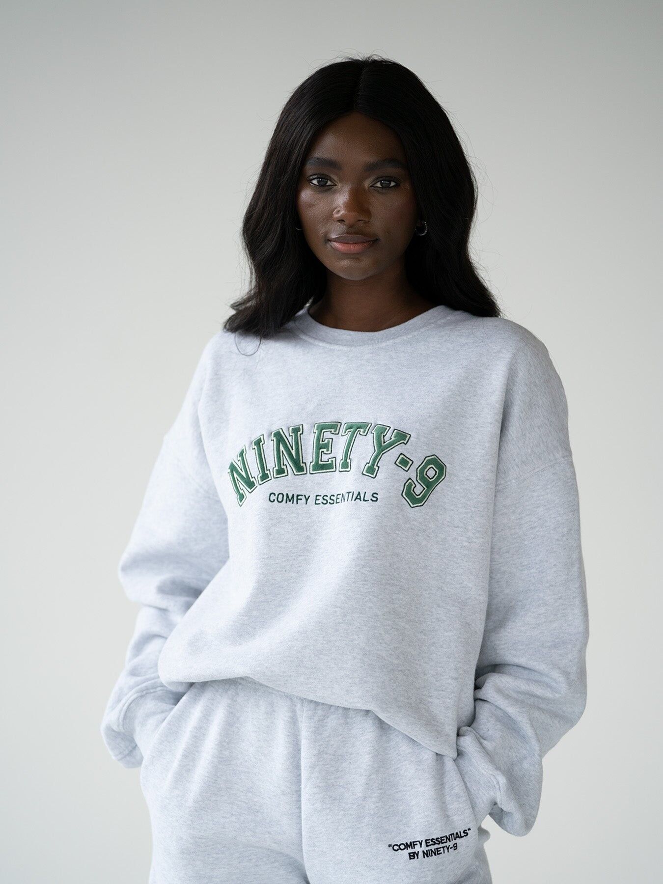 PRENDAS ESENCIALES - Suéter universitario • Gris claro