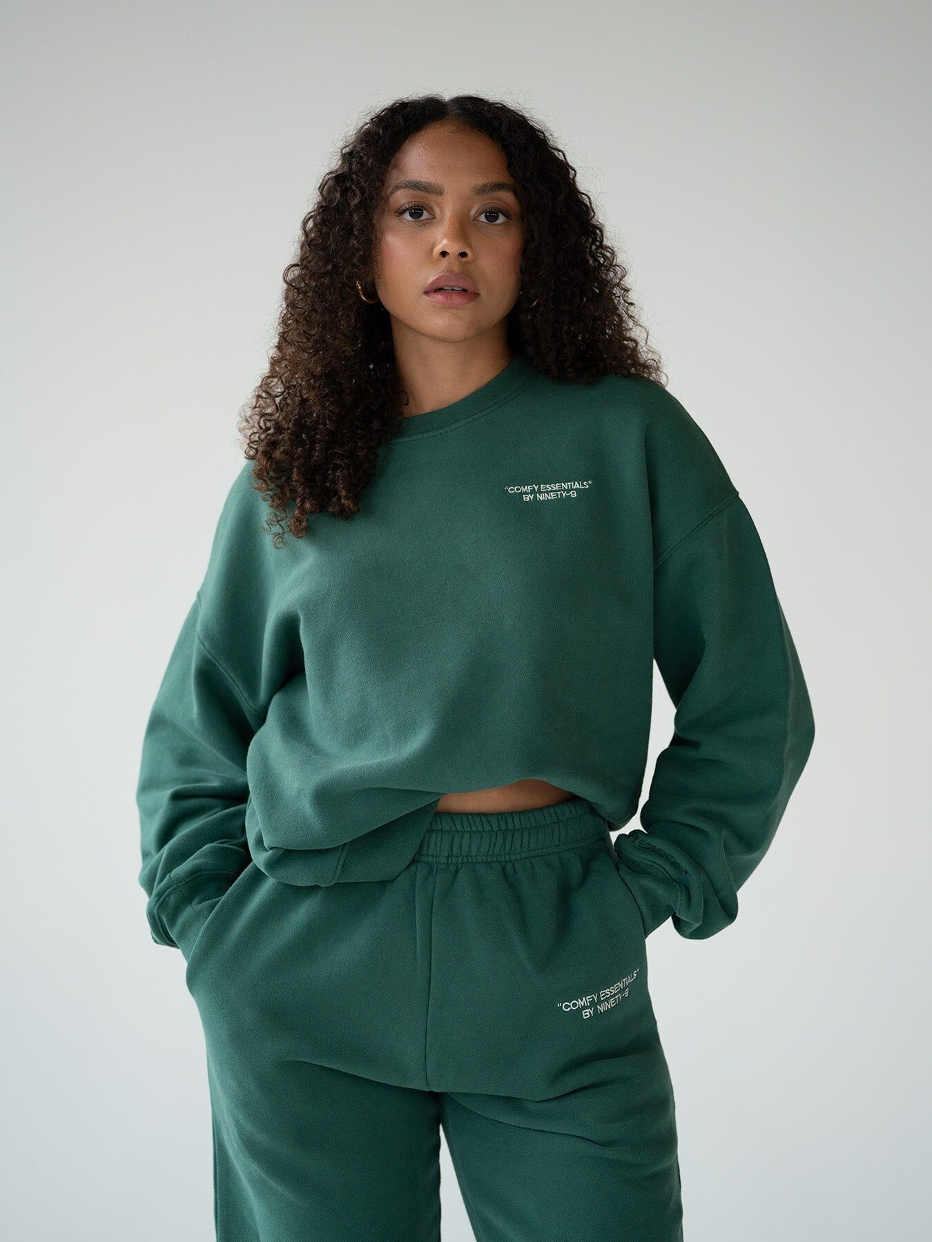 PRENDAS ESENCIALES - Sudadera • Verde bosque