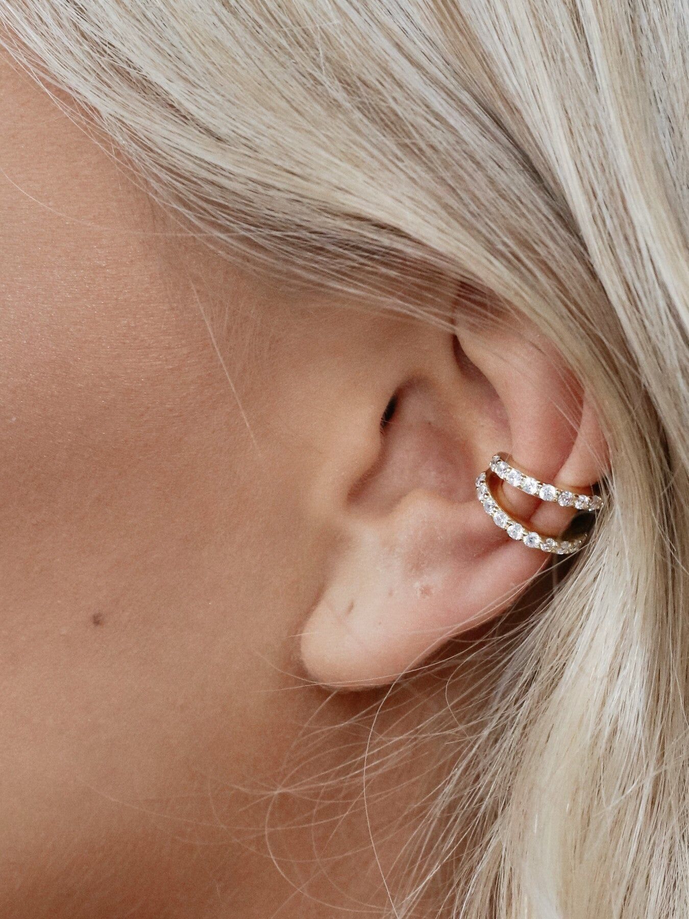 SET - Dos pendientes icónicos • Color: Oro amarillo de 18 quilates