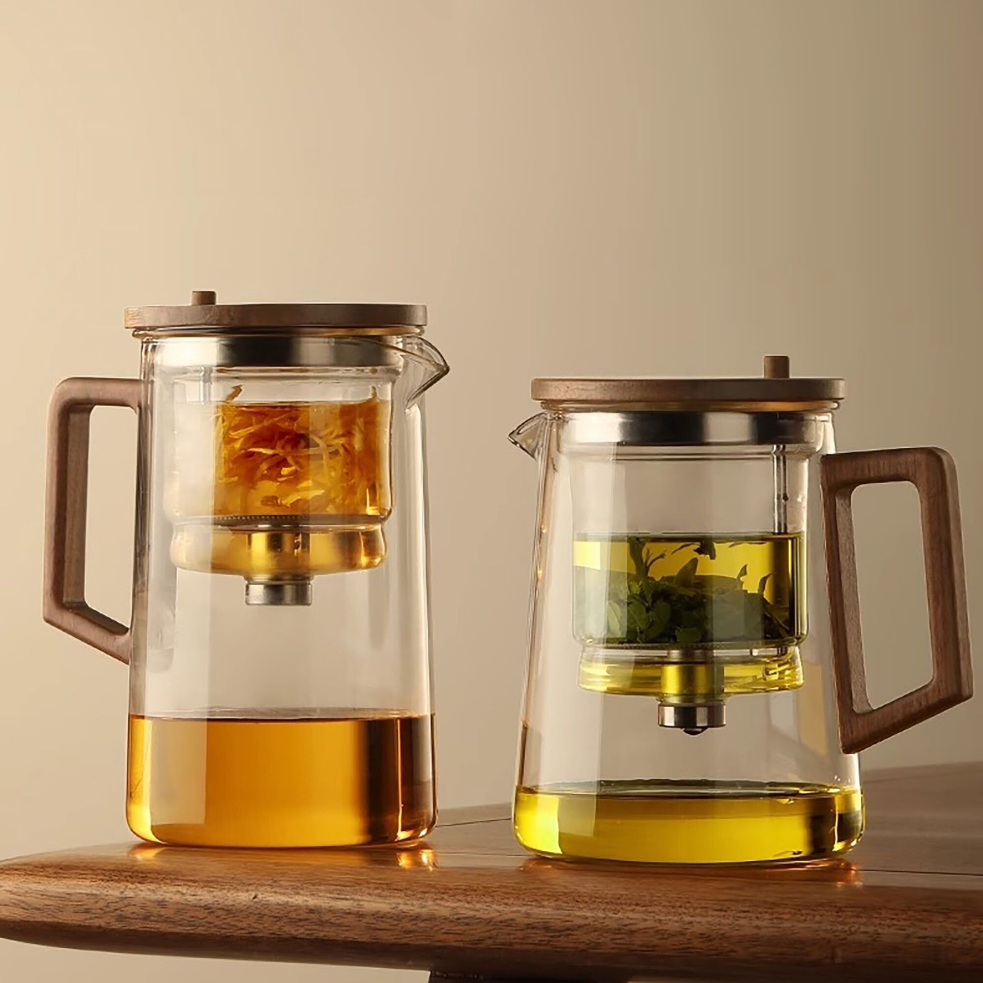 Tetera de cristal con función de control del tiempo de infusión.