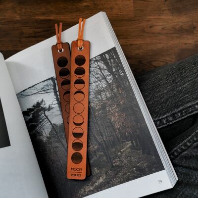 EDGAR - MOON leather bookmark