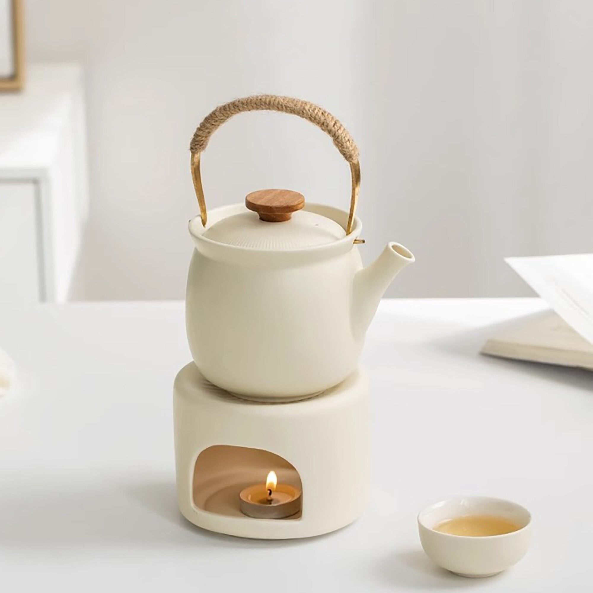 Teewärmer aus Keramik mit cremefarbener Glasur