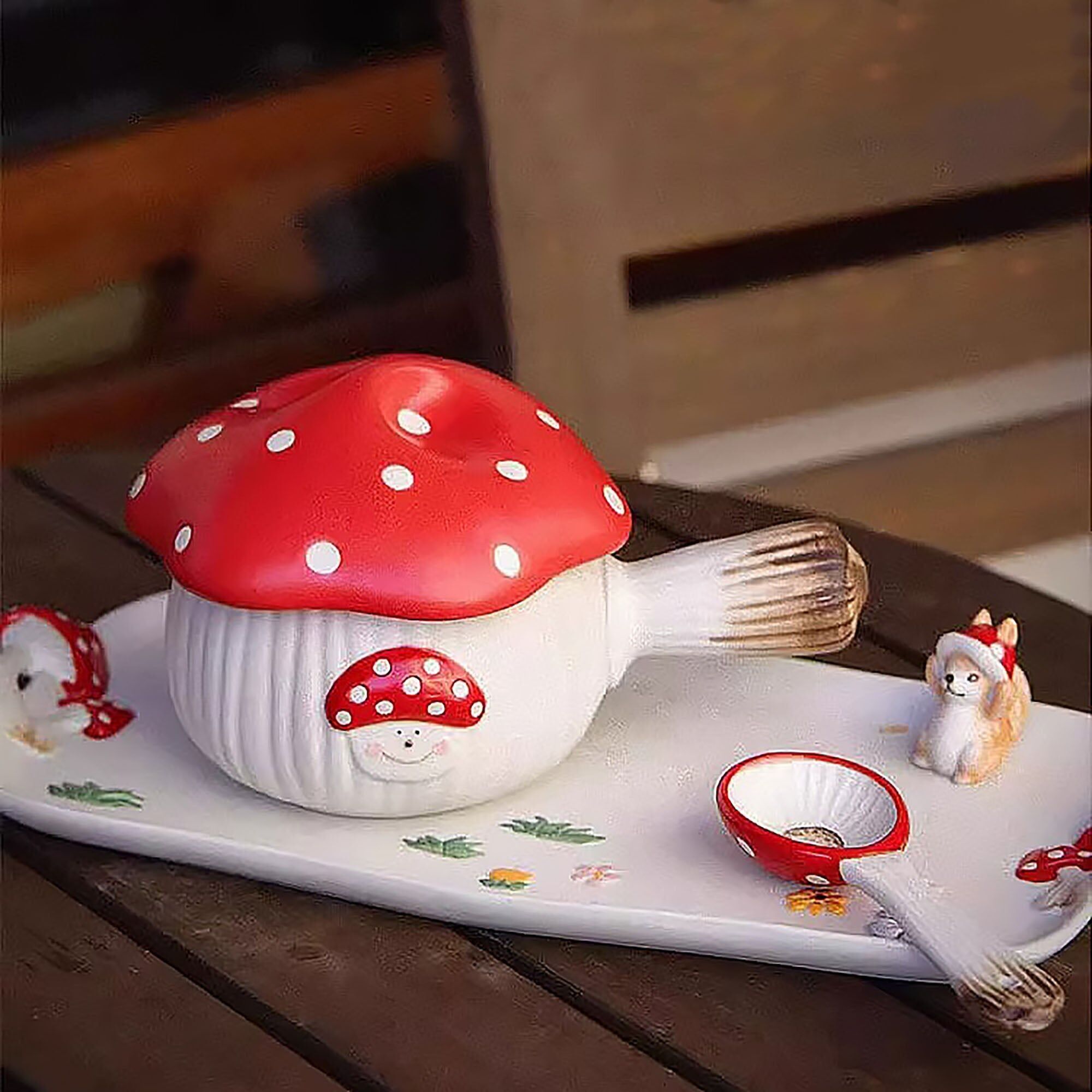 Frühstücksgeschirr in Pilzform