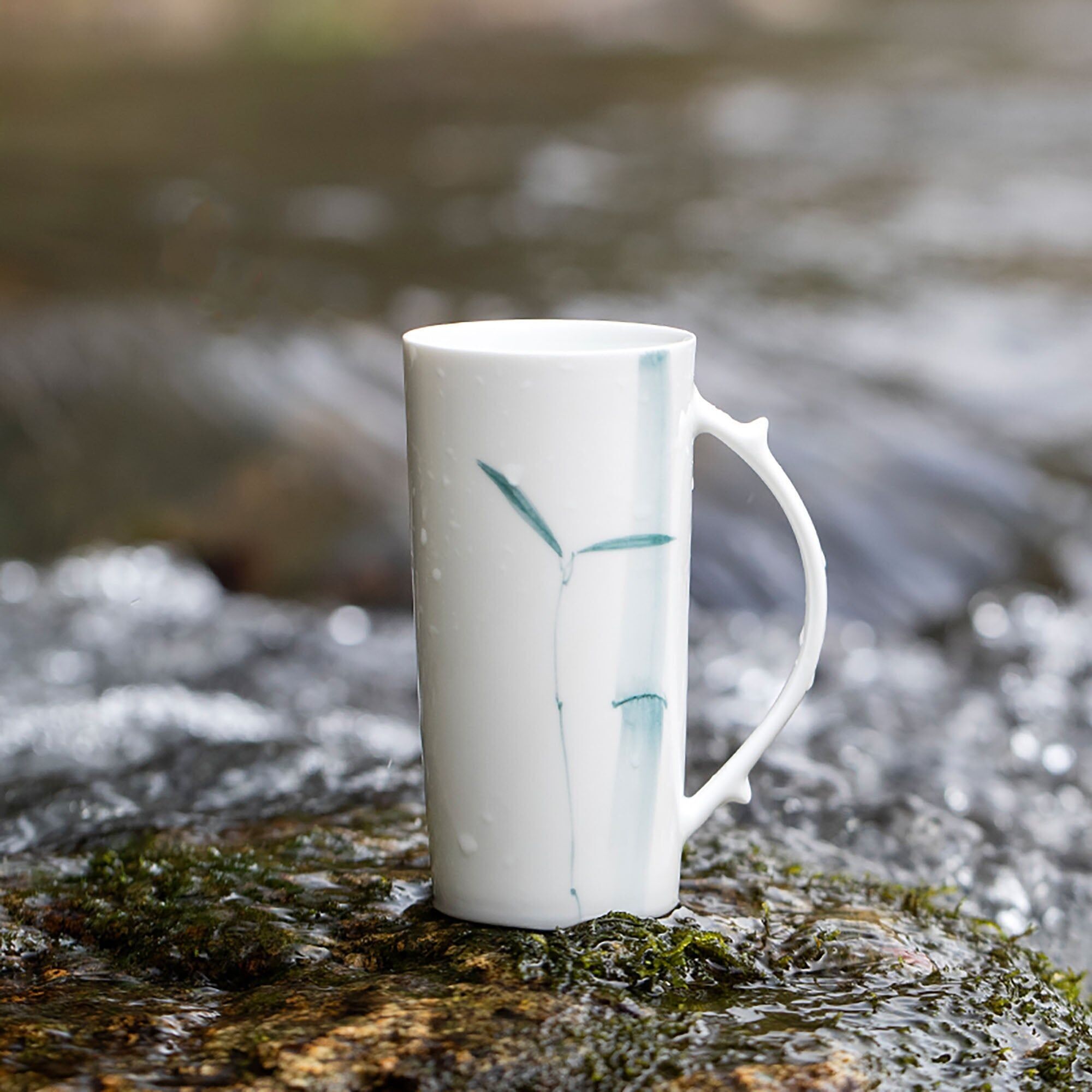 Handgefertigter Porzellanbecher