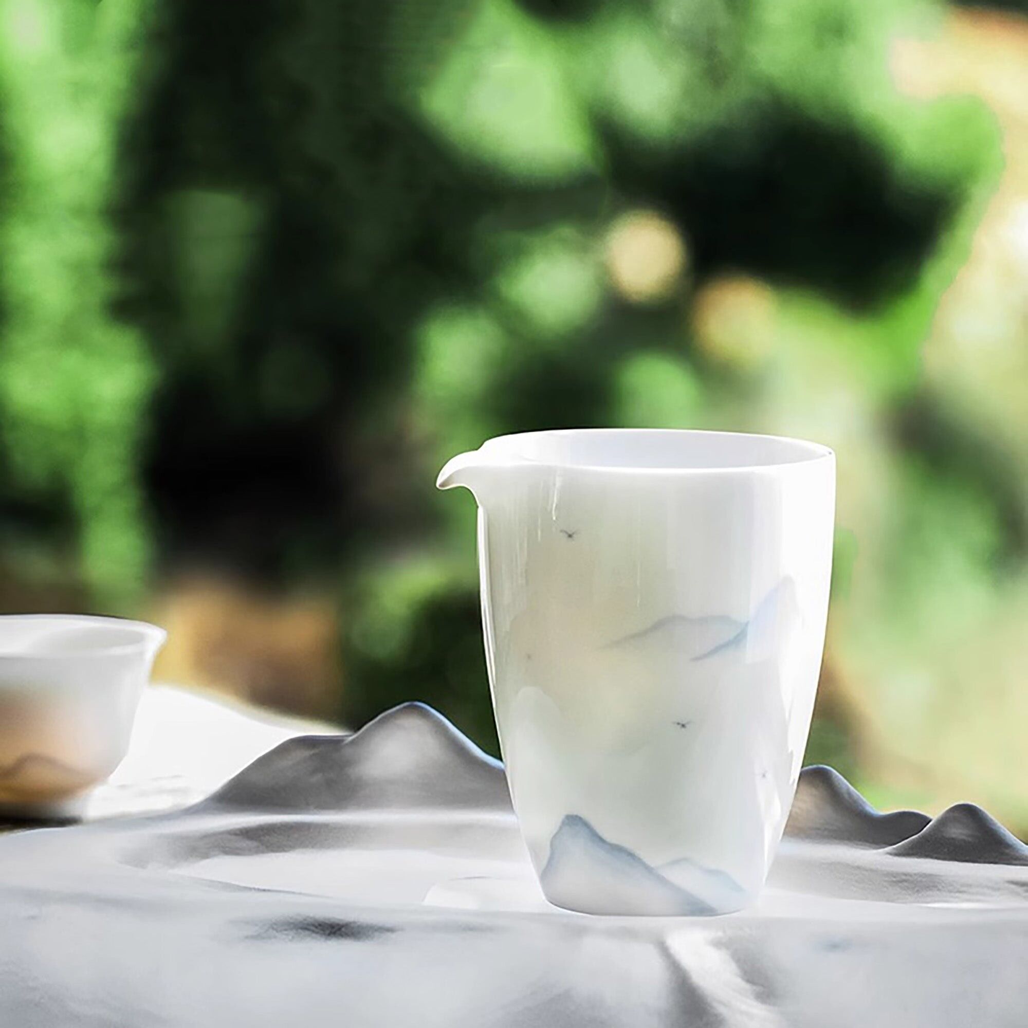 Coppa condivisa nel tema “Montagne lontane”.