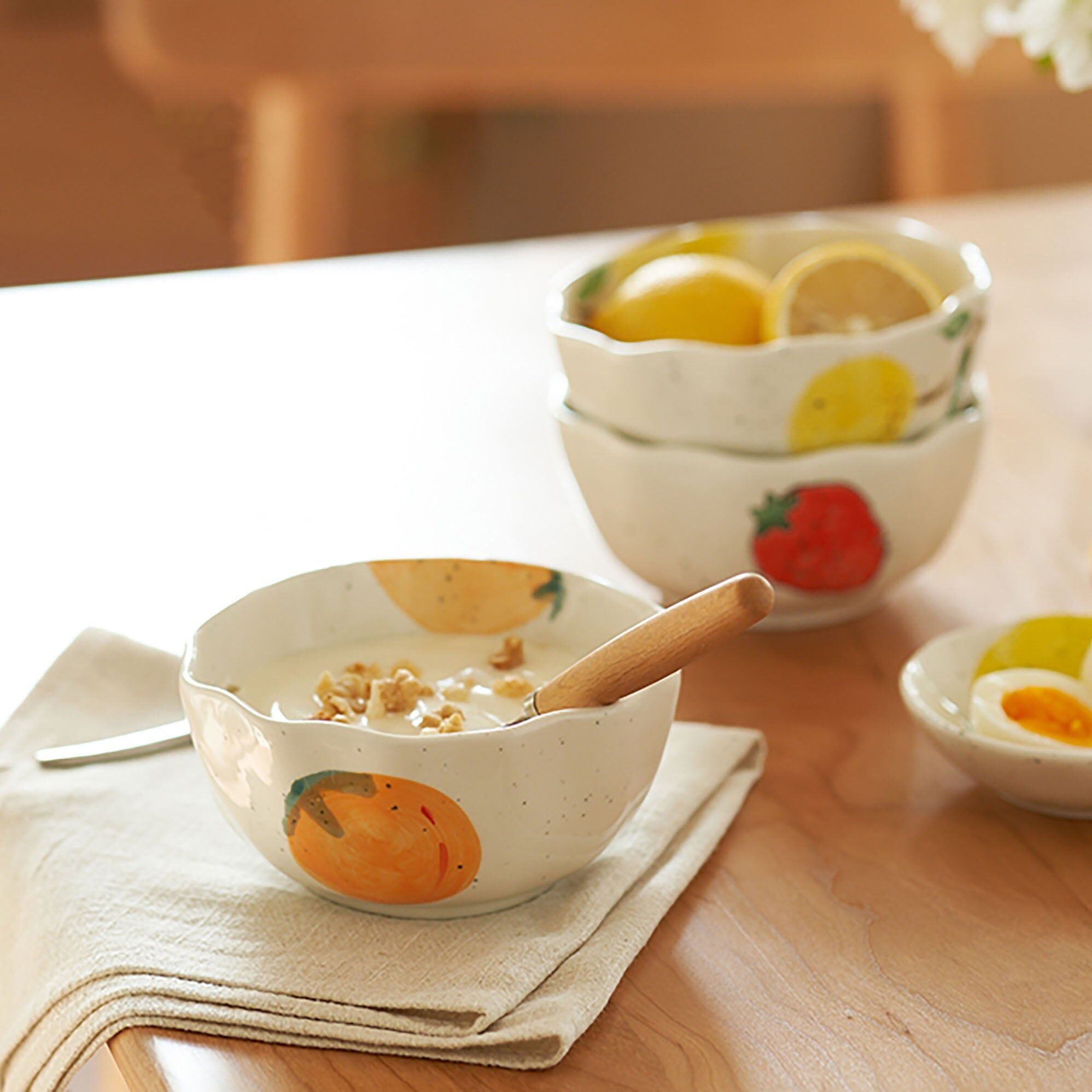 Ciotola in ceramica con motivo frutta dipinta a mano