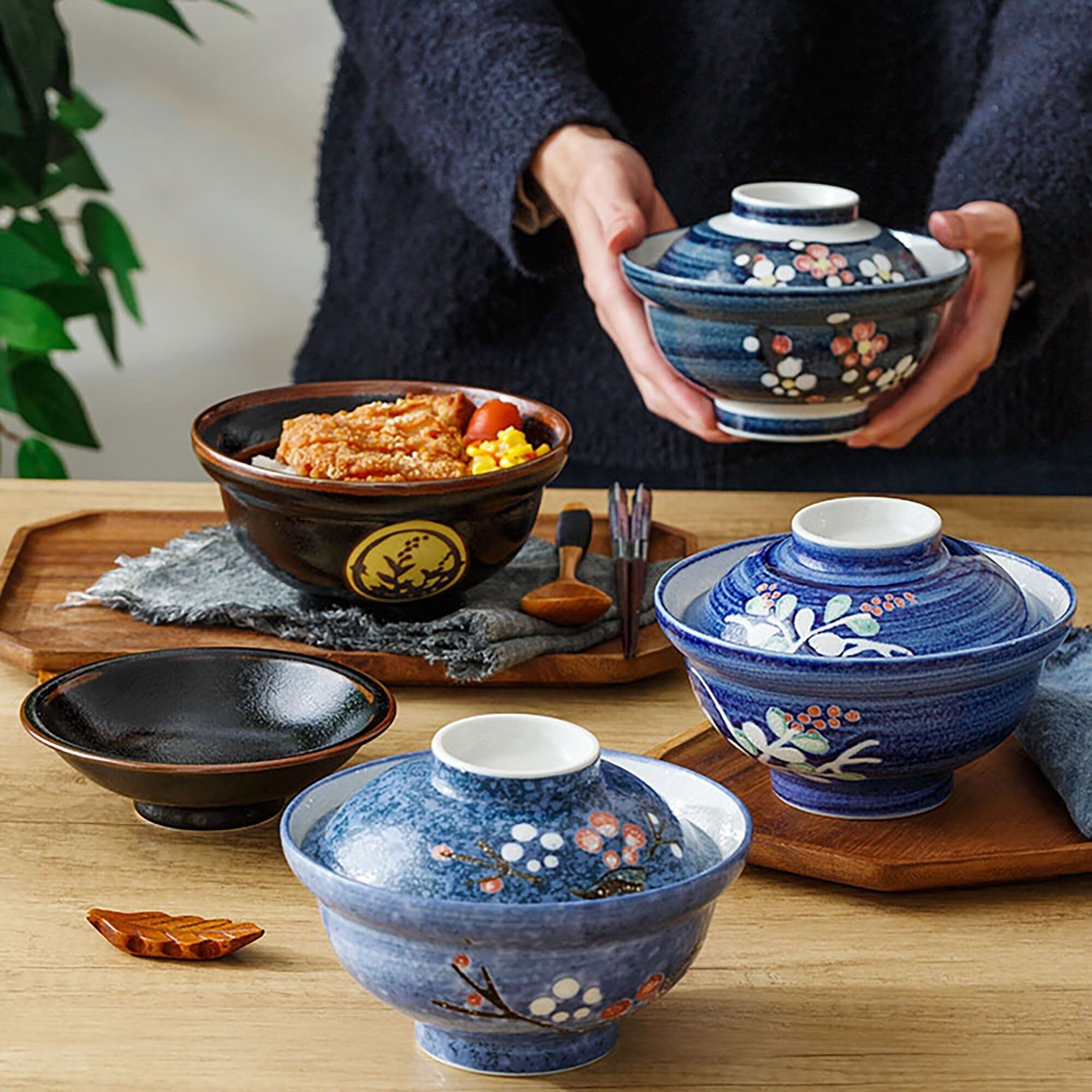 Ciotola in porcellana Minoyaki con coperchio