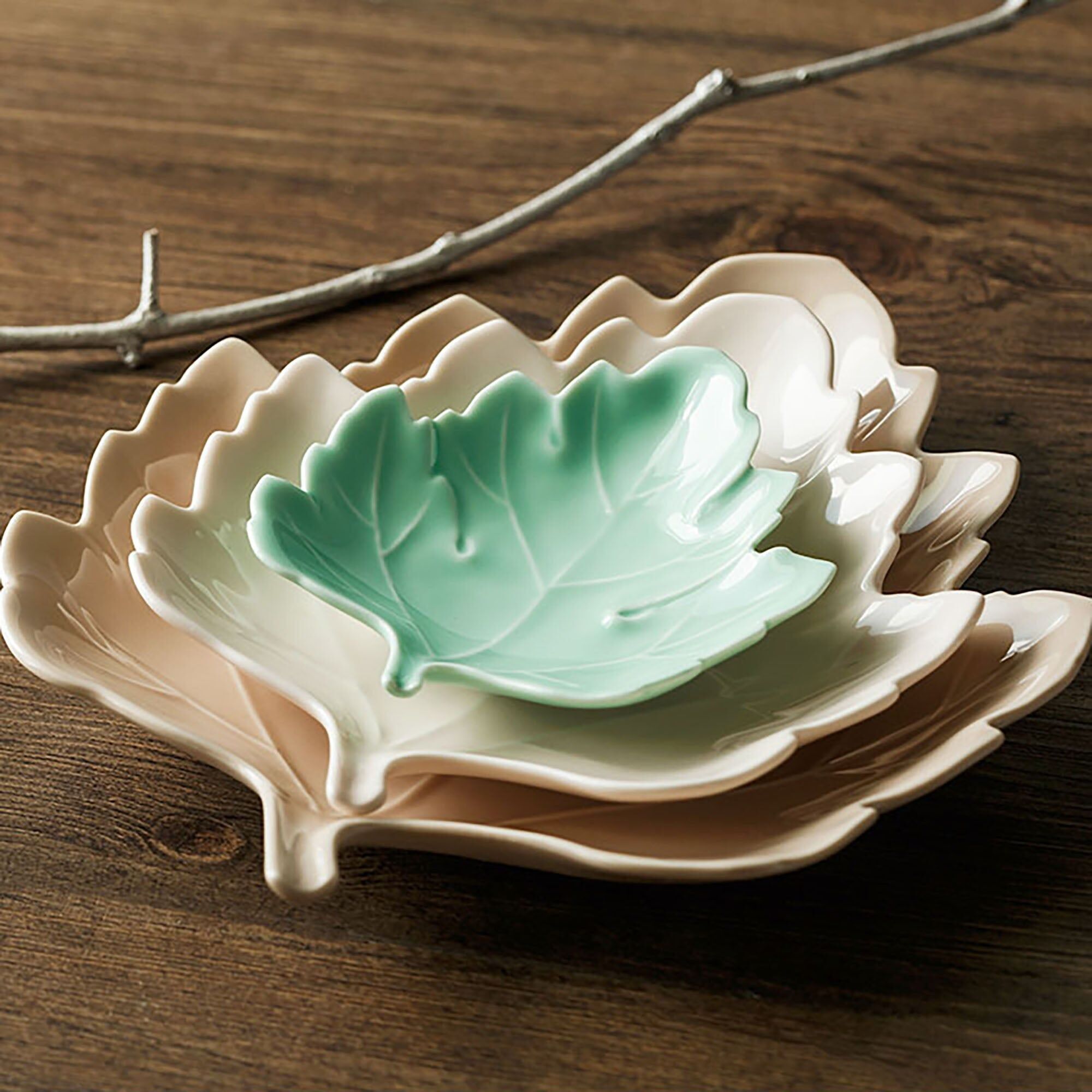 Piatto a forma di foglia