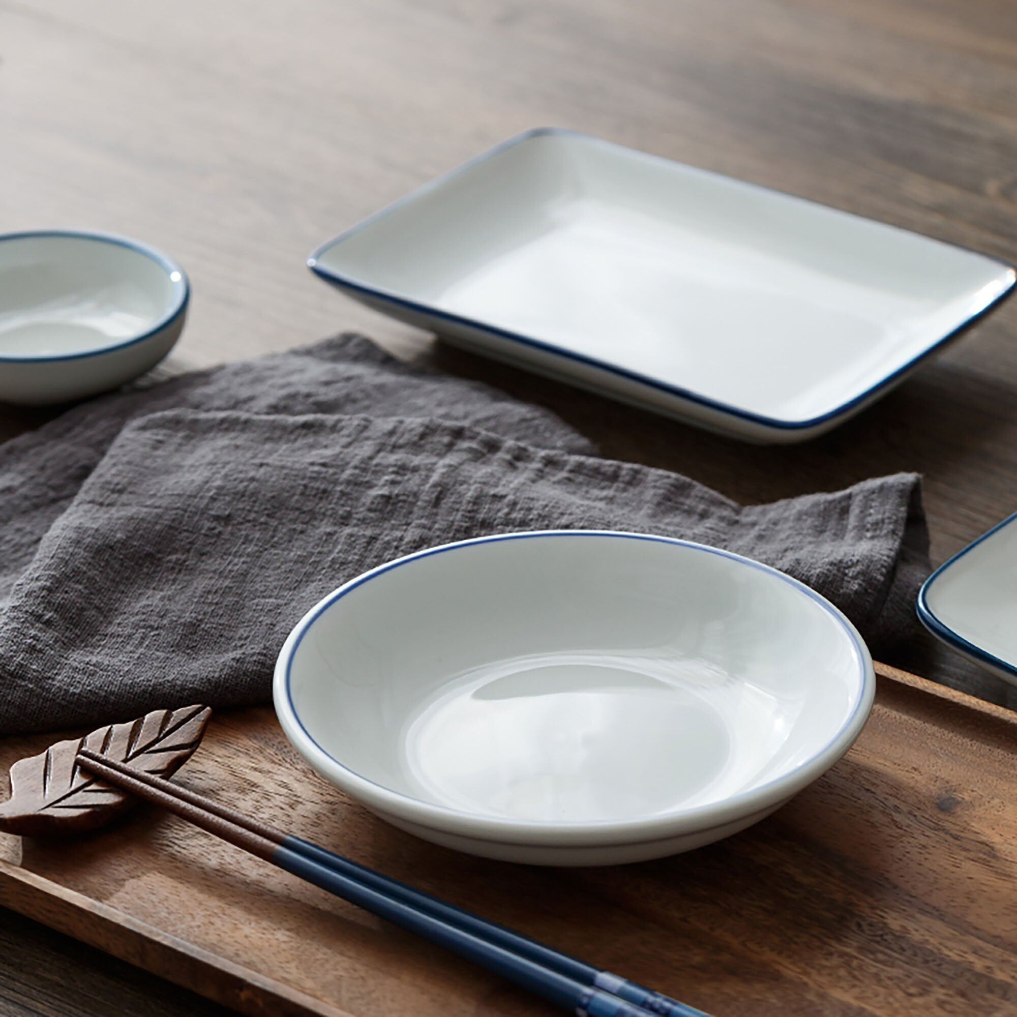 Piatto minimalista giapponese