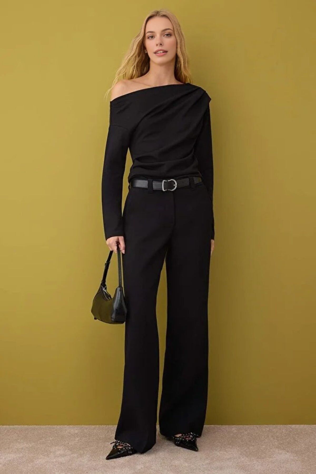 Chemisier en maille à col asymétrique et détail drapé