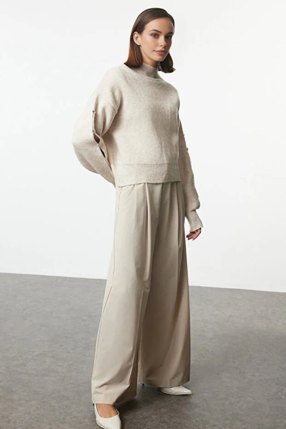 Strickpullover mit weicher Textur und Knopfdetails