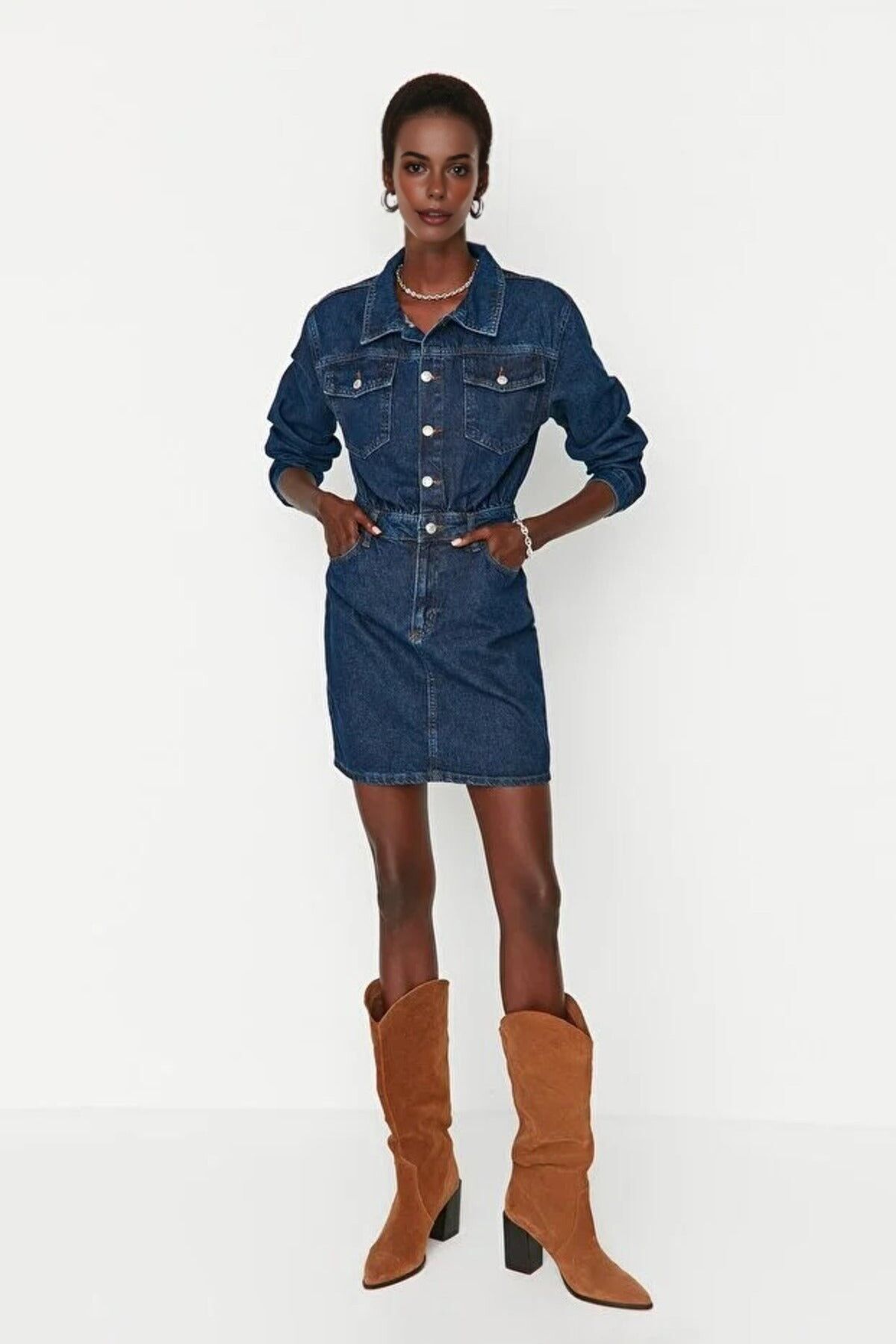 Robe-chemise en jean mini avec détails de poche