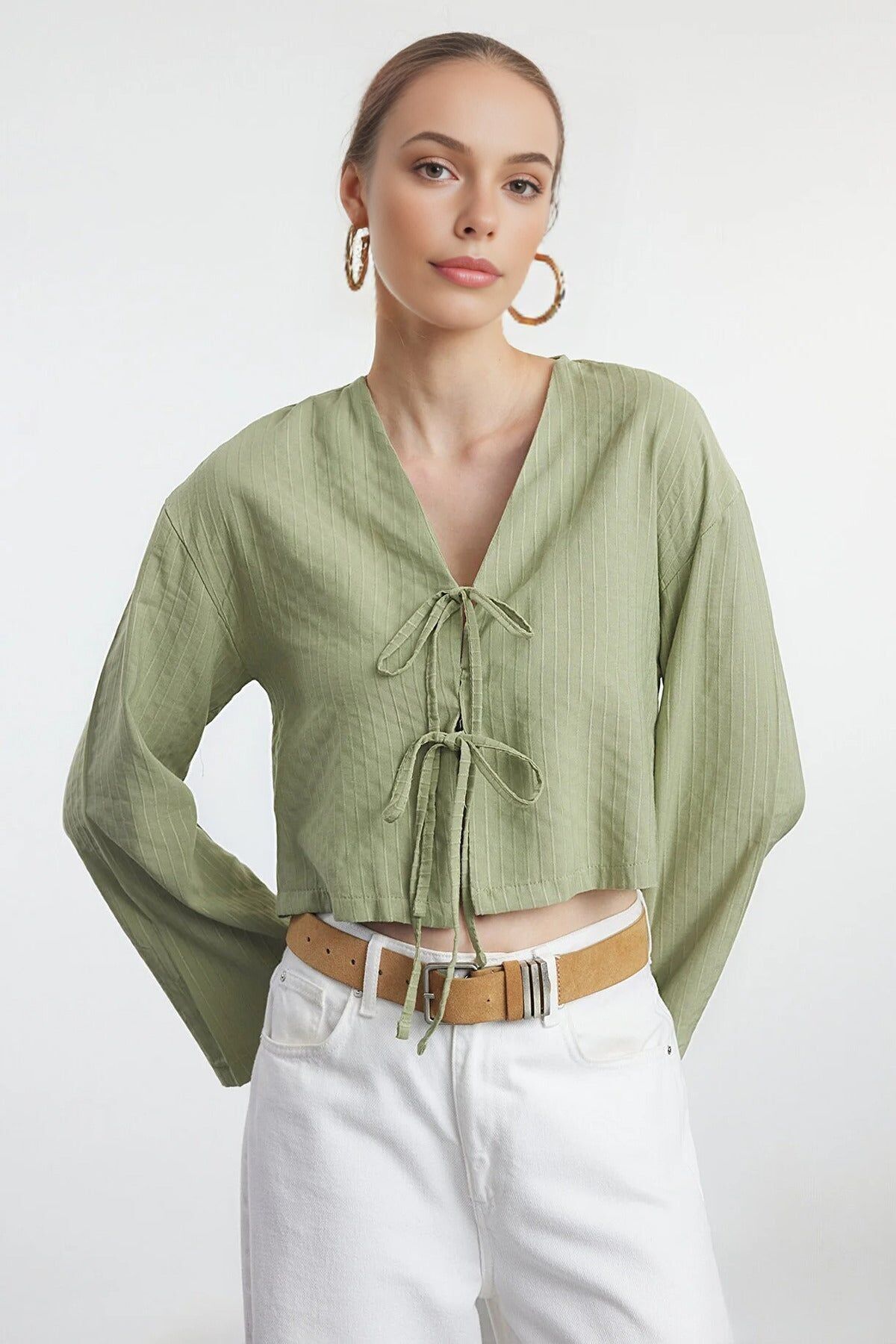 Gestreiftes Webhemd mit Krawattendetail