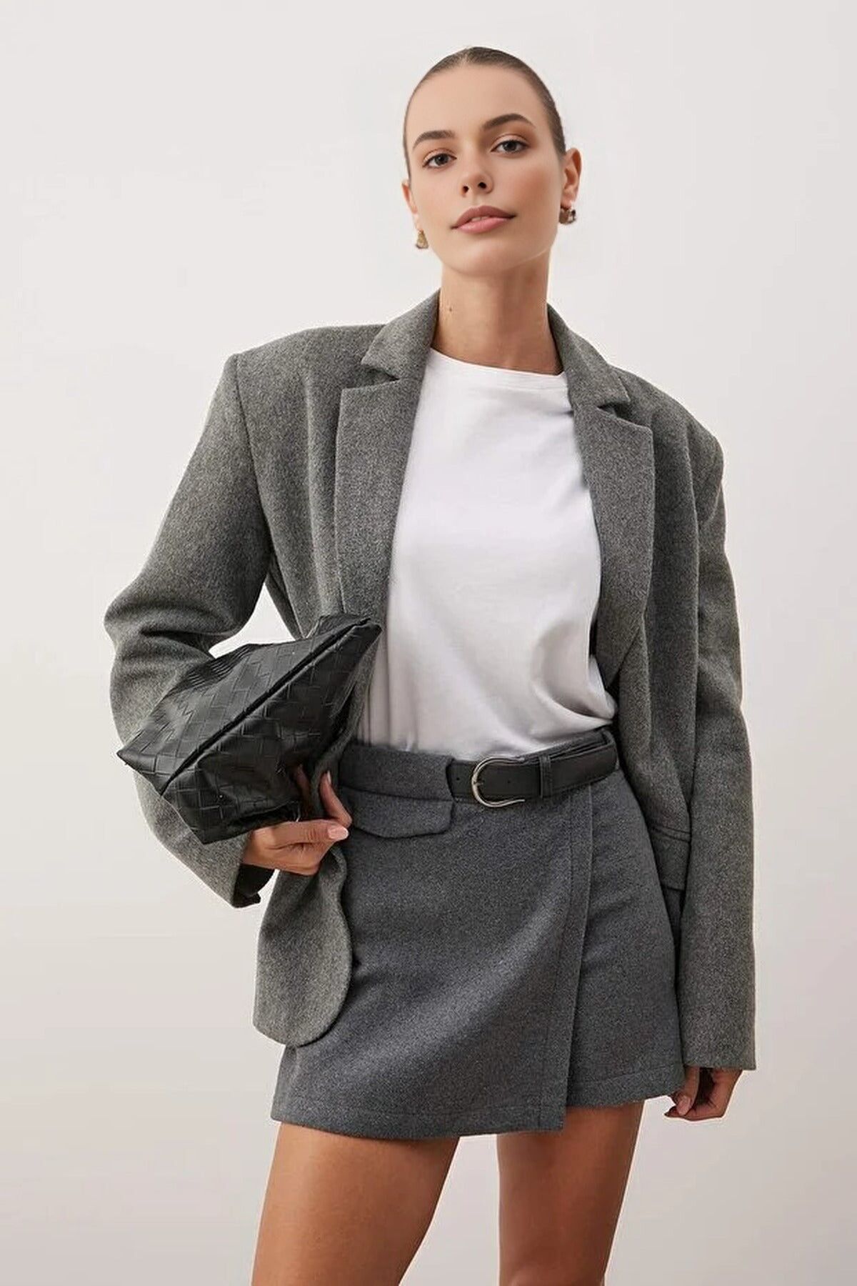 Gewebter kurzer Rock mit Gürteldetail