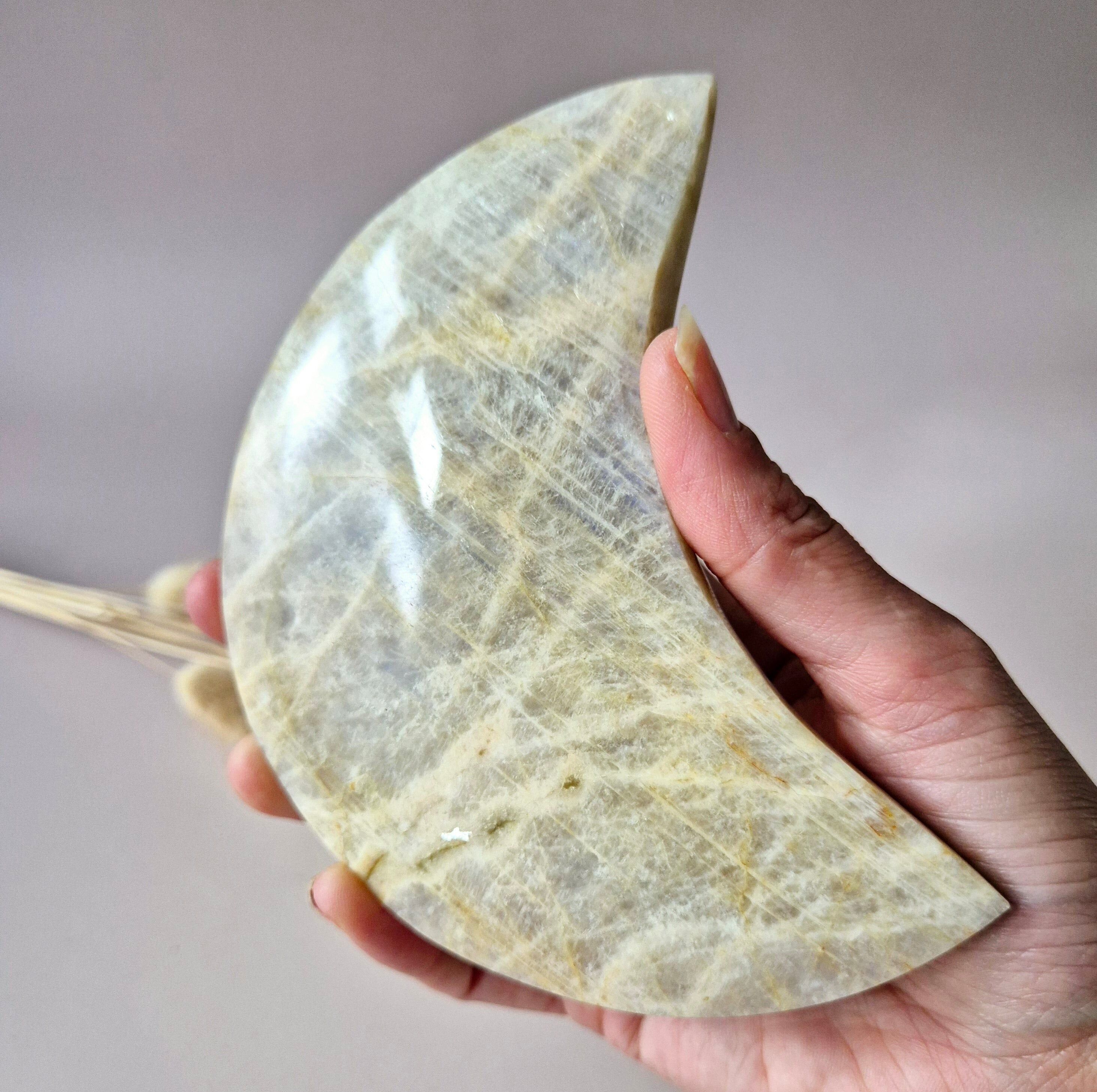 Lune XL en pierre de lune bleue sur support en métal – 279 g | Pierre d'énergie et d'intuition féminines (copie)