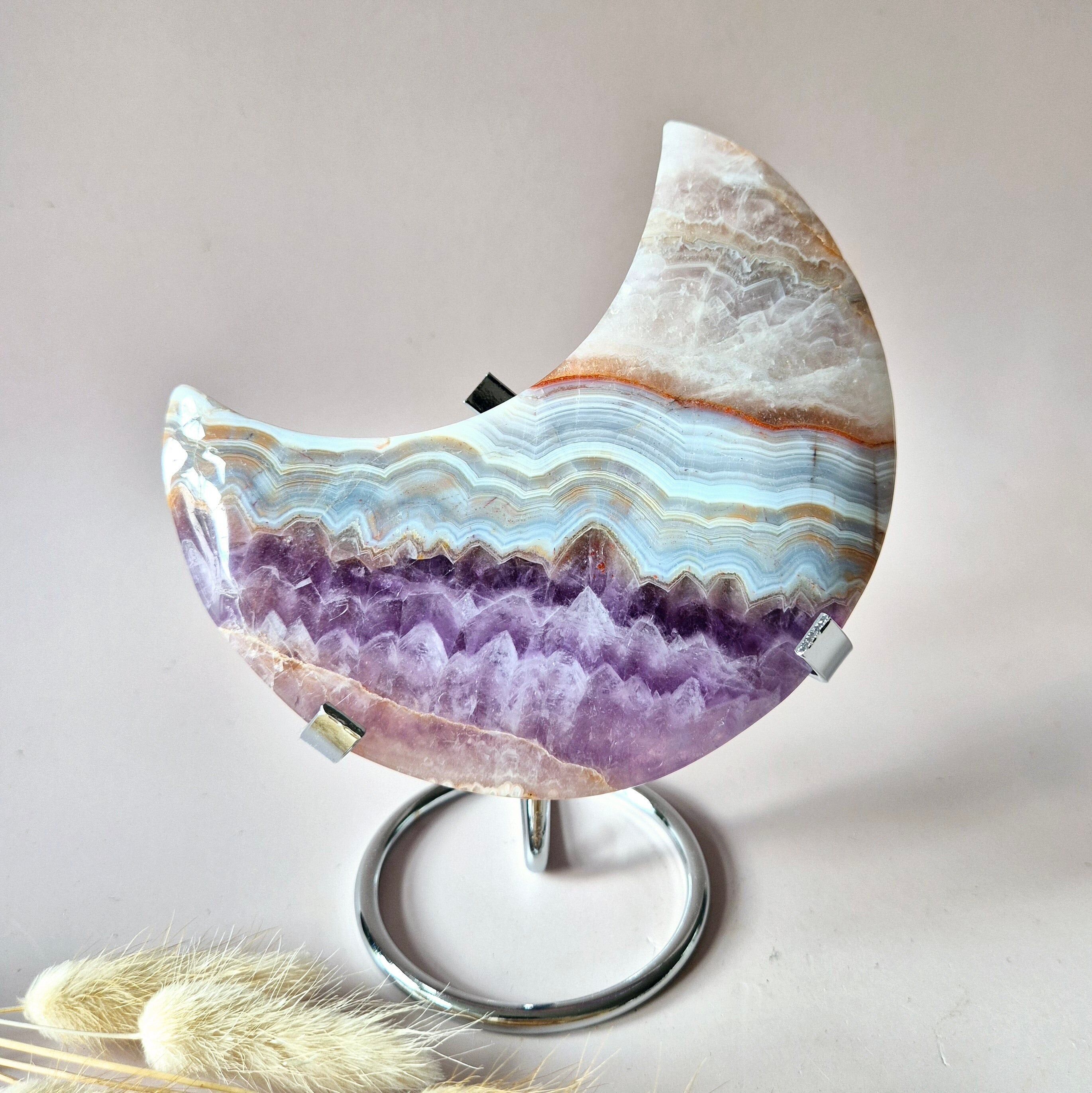 Lune XL en agate améthyste (444 g) – Support inclus