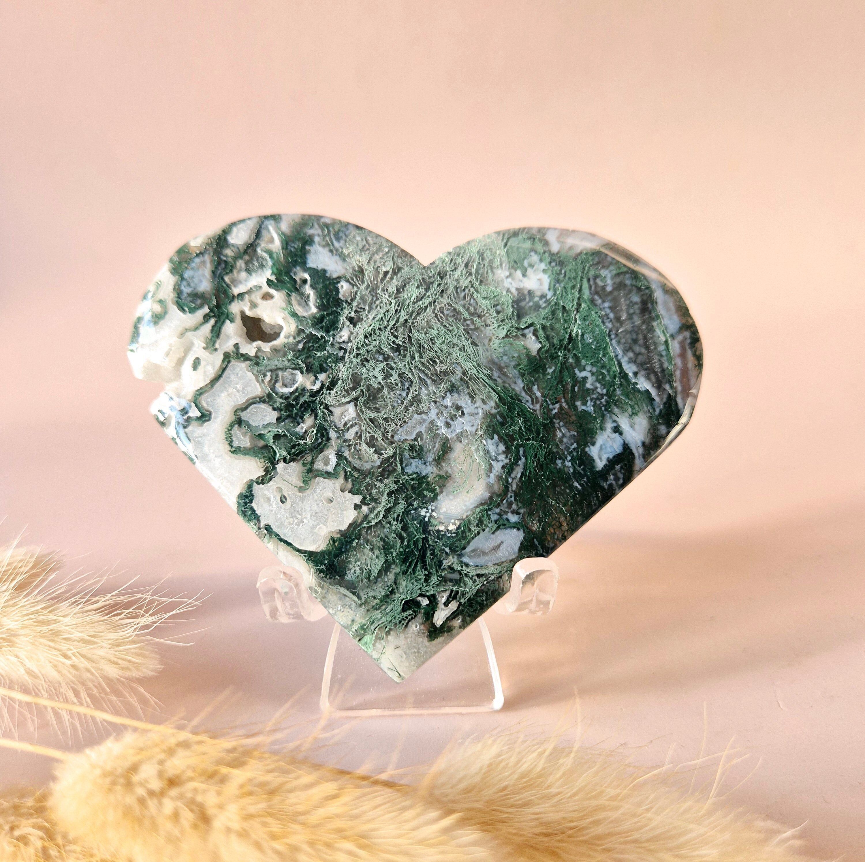 Edelstein-Druse-Moosachat-Herz auf Metallständer – Nr. 117 130-150 Gramm