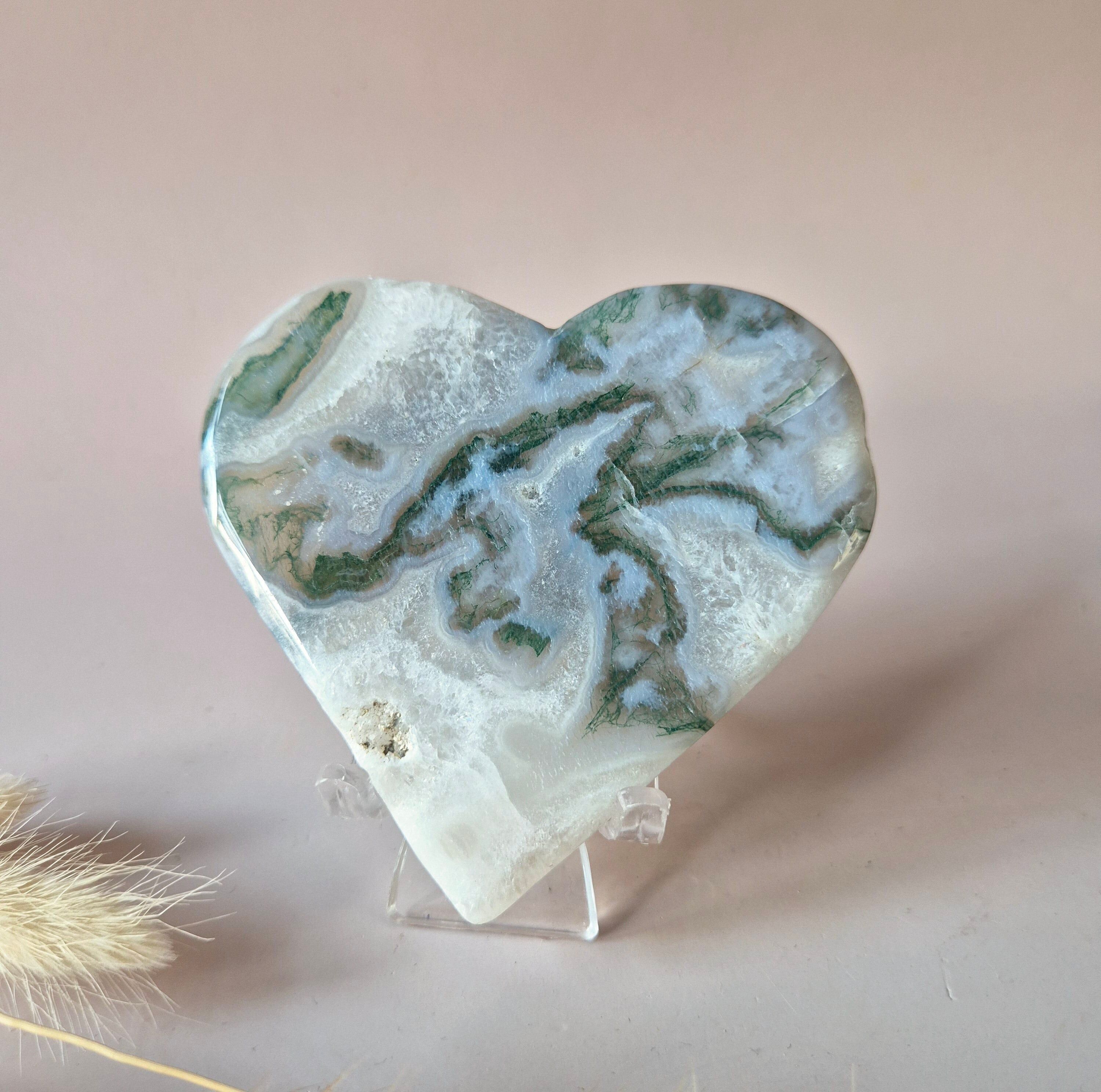 Edelstein-Druse-Moosachat-Herz auf Metallständer – Nr. 125 130-150 Gramm