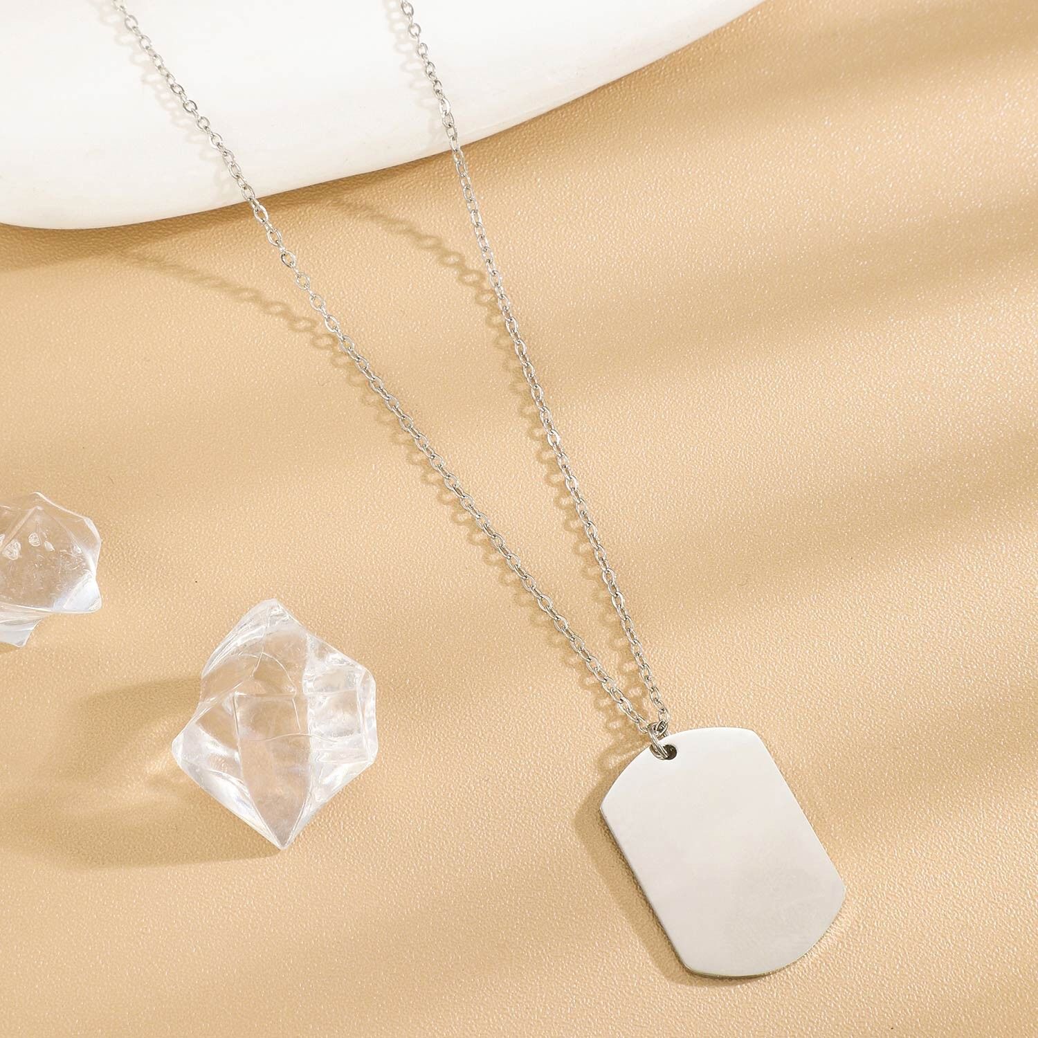 Collana a catena in argento fine con piastra rettangolare arrotondata da incidere