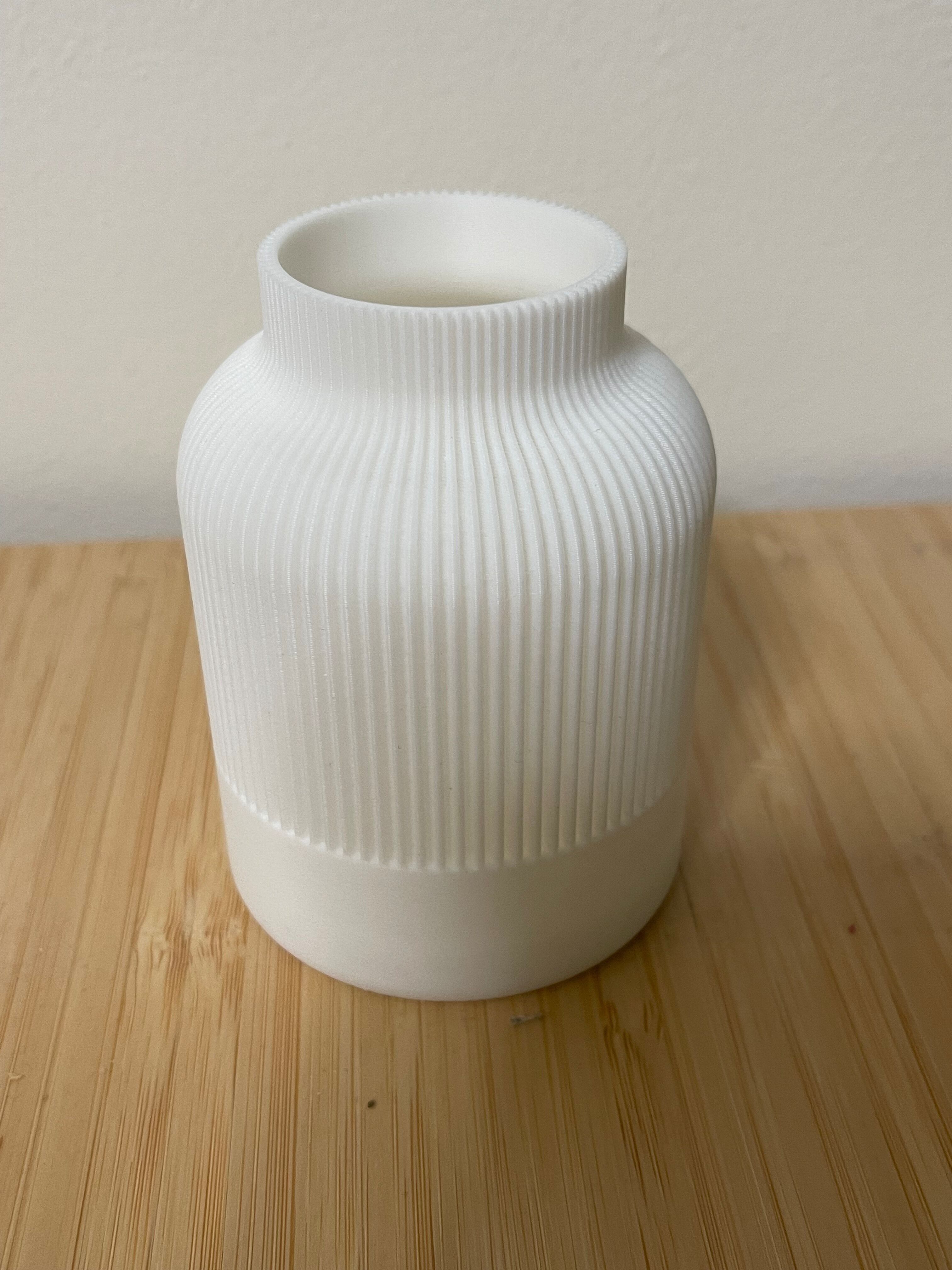 Jarrón blanco minimalista