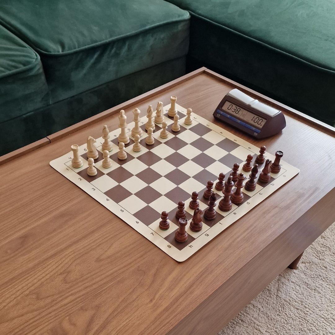 Juego Nomad - Tablero de ajedrez de vinilo y piezas Staunton Classic