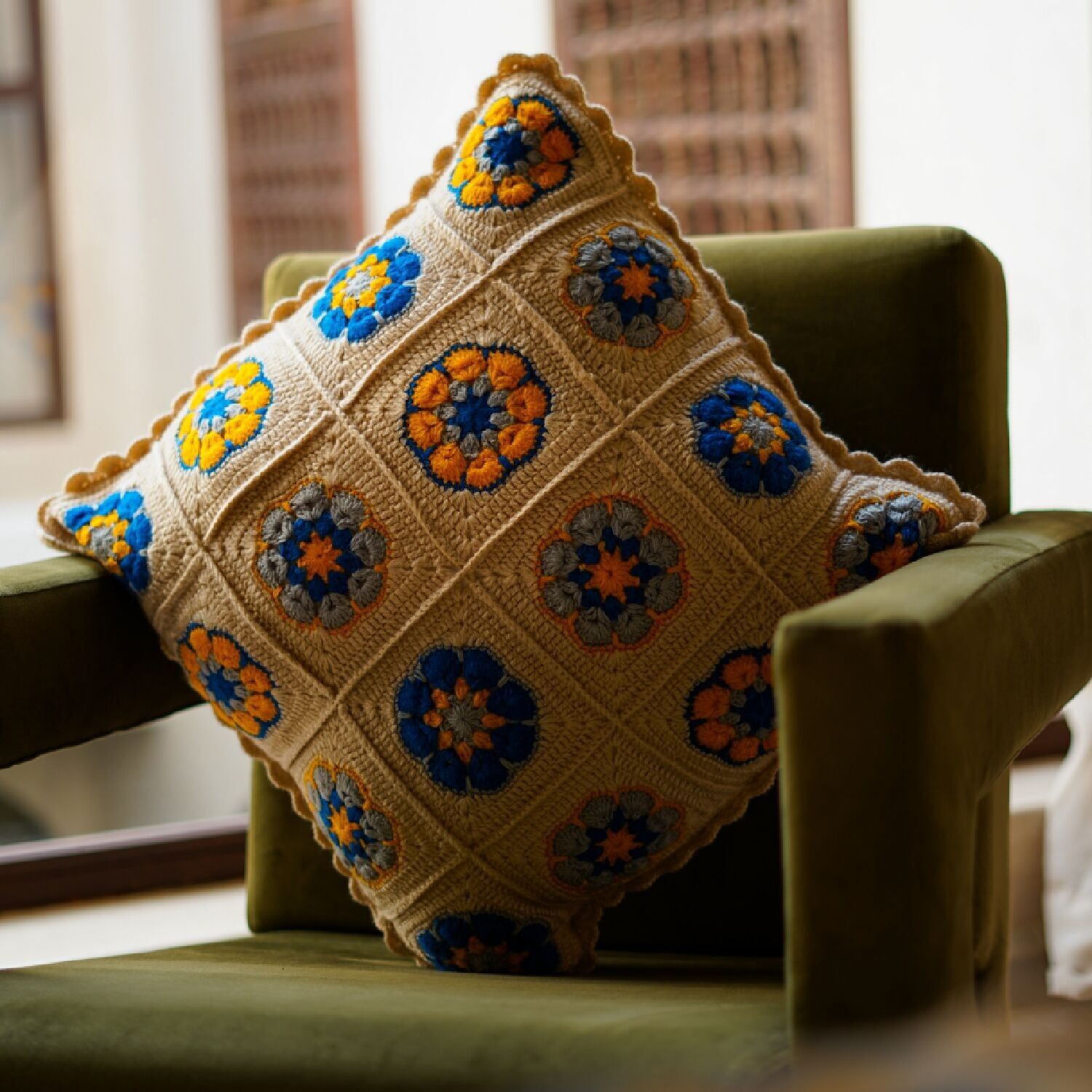 Copricuscino all'uncinetto Sahara