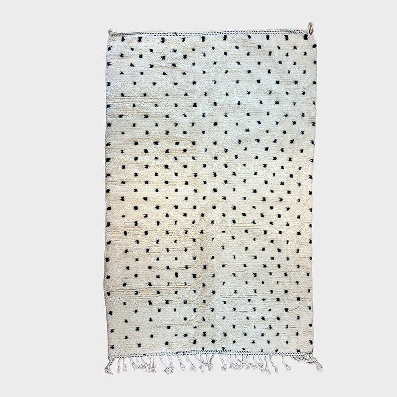 Alfombra Beni Ouarain 156×260 cm – Alfombra marroquí de lana tejida a mano con puntos negros