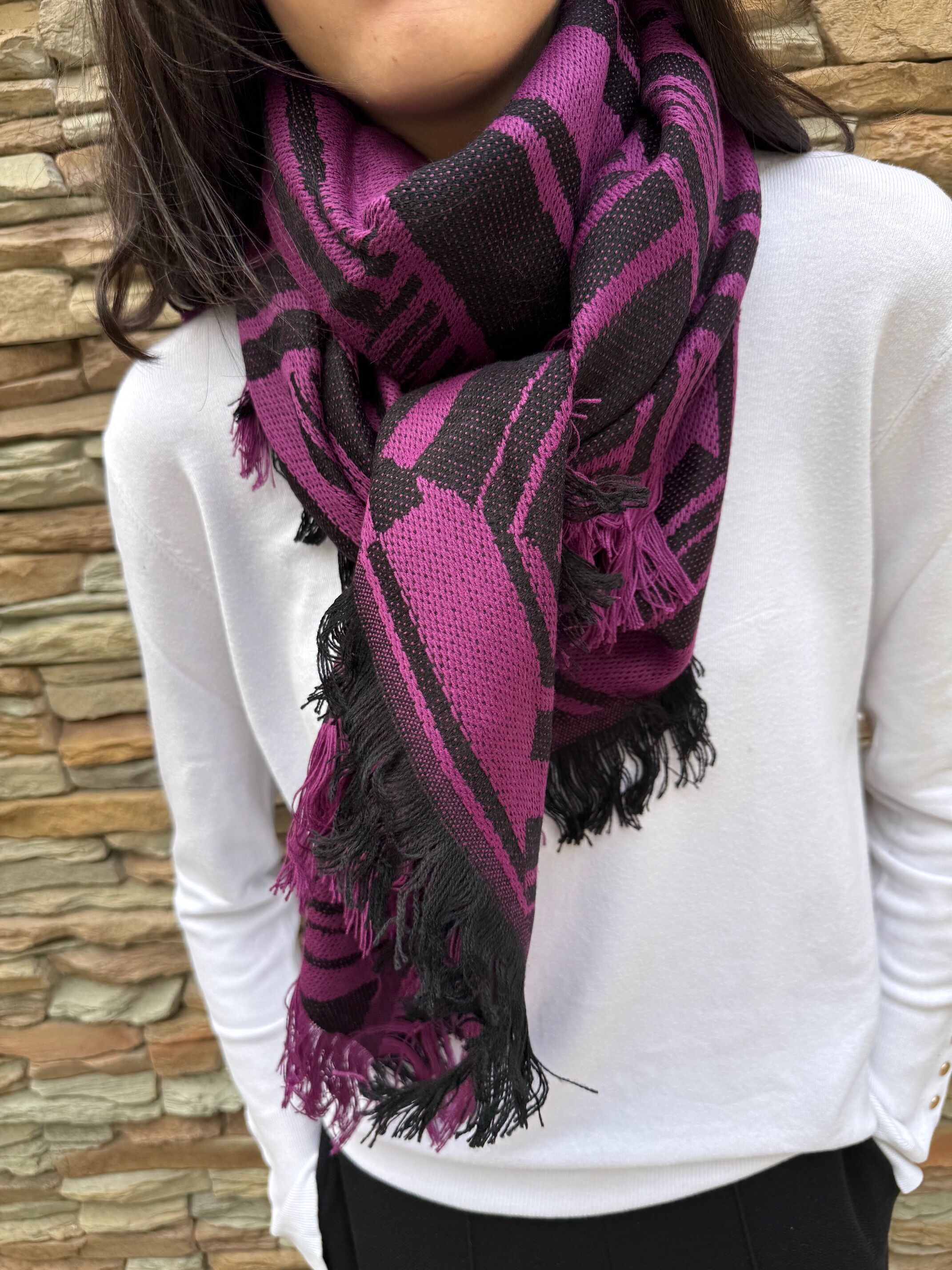 Sciarpa triangolare intrecciata, realizzata in Francia, lana e acrilico