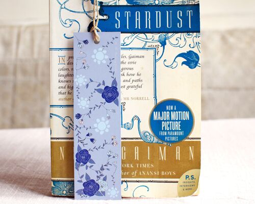 Blue Roses bookmark, hemp lace