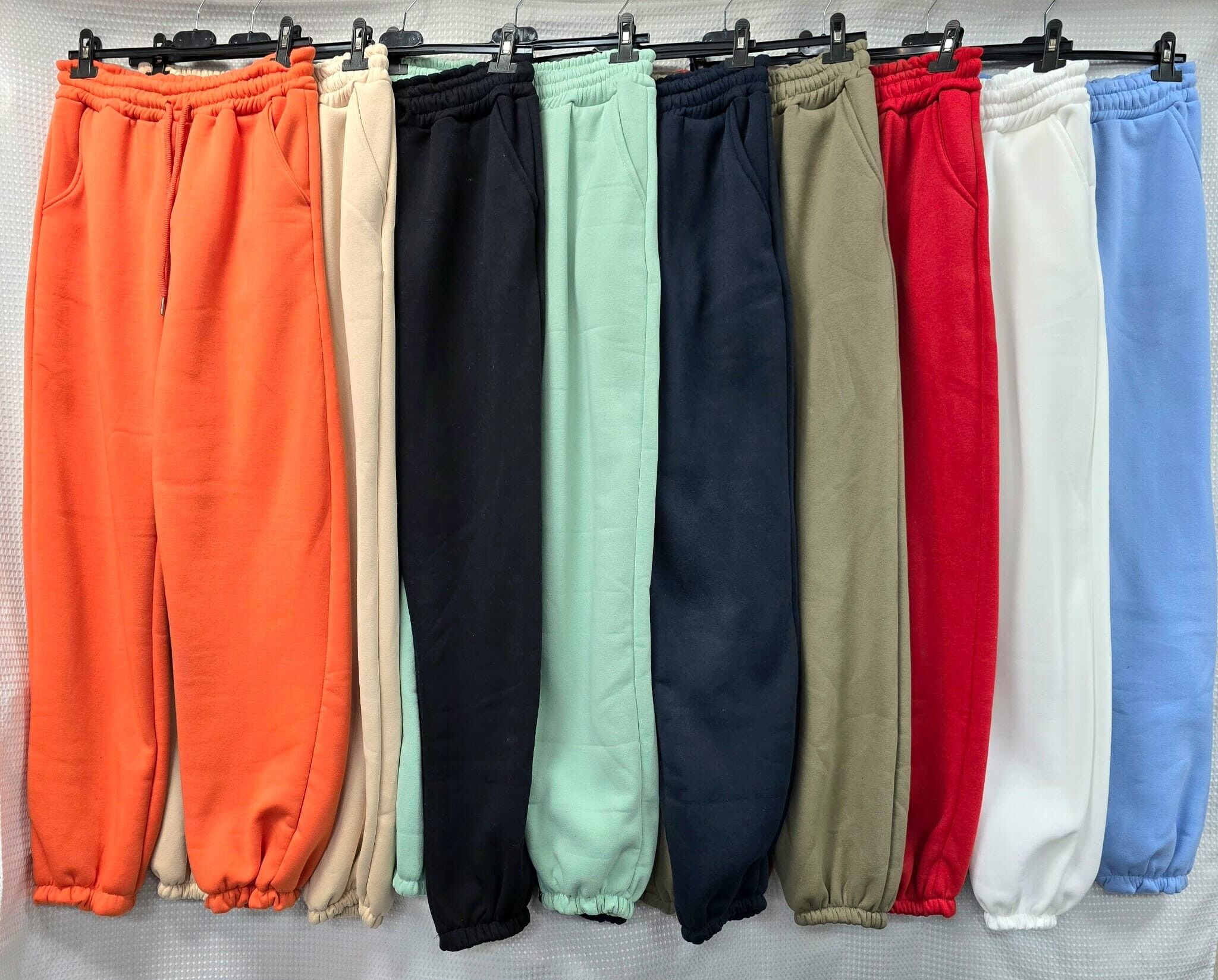 Pantalon de jogging en coton épais de qualité supérieure, taille élastiquée.