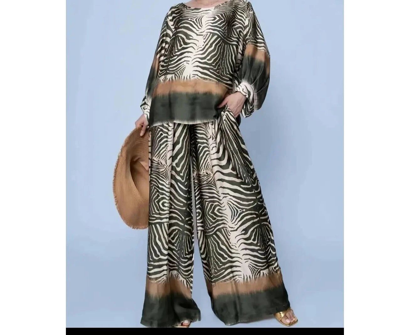 Completo due pezzi in raso con stampa digitale Zebra