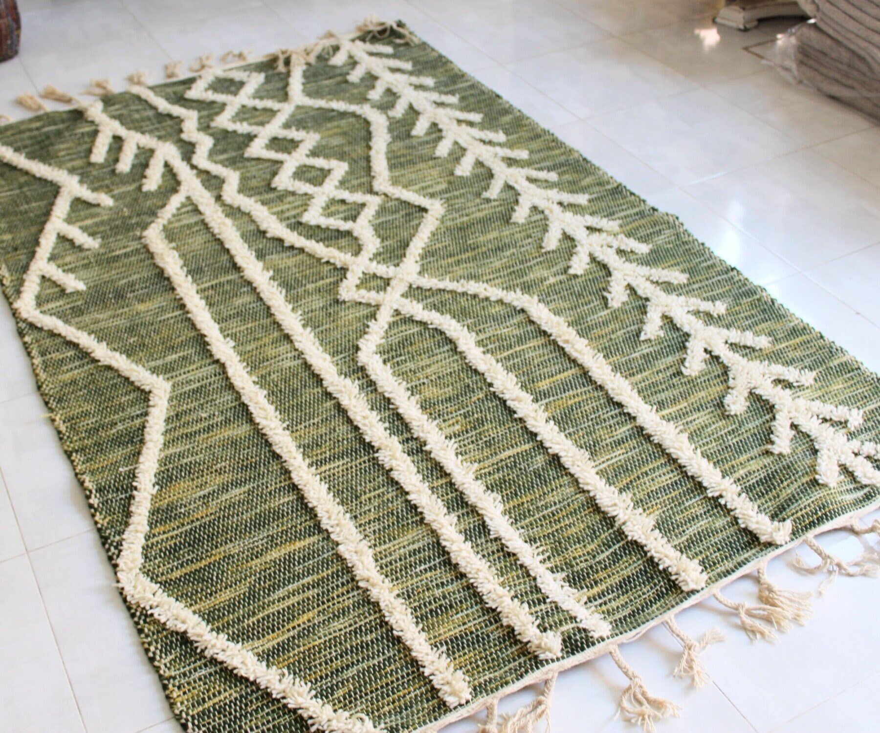 Authentic Moroccan Zanafi Kilim Rug – Hand-Loomed Berber Style with Tasseled Fringe in Green & Ivory