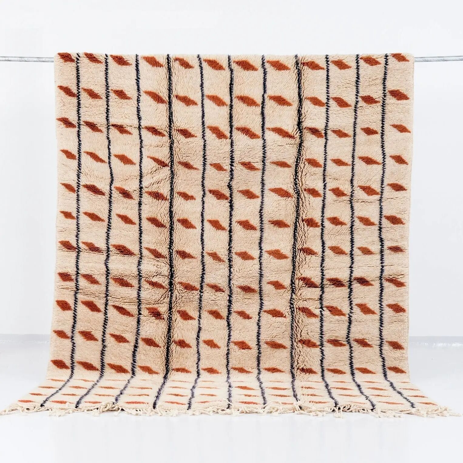 Tappeto marocchino personalizzato con foglie astratte – Tappeto tessuto a mano Beni Ourain – Su misura per il tuo stile