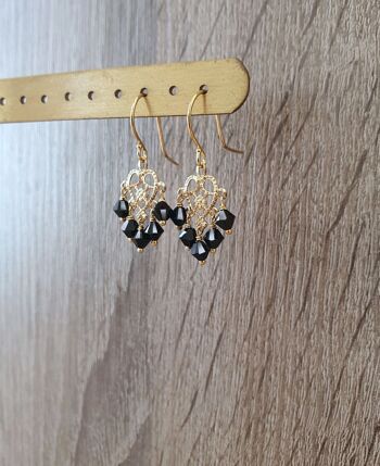 Boucles d'oreilles coeur en or filigrane avec cristaux noirs 5