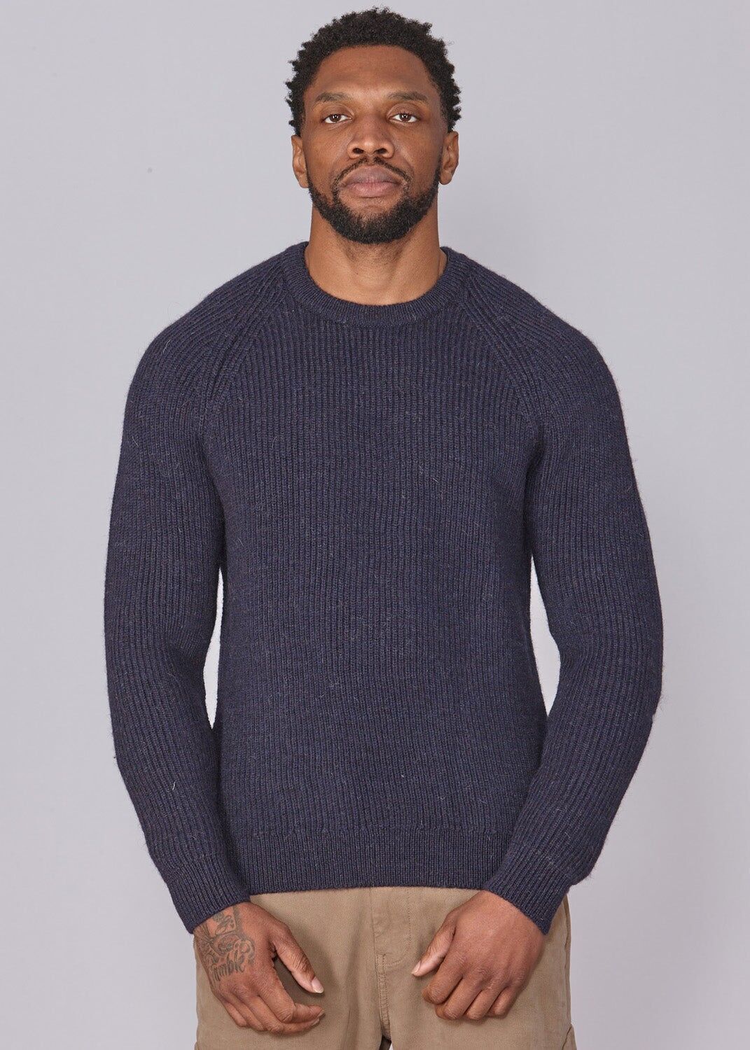 Jersey raglán de punto canalé para hombre, de lana británica supersuave - Azul marino