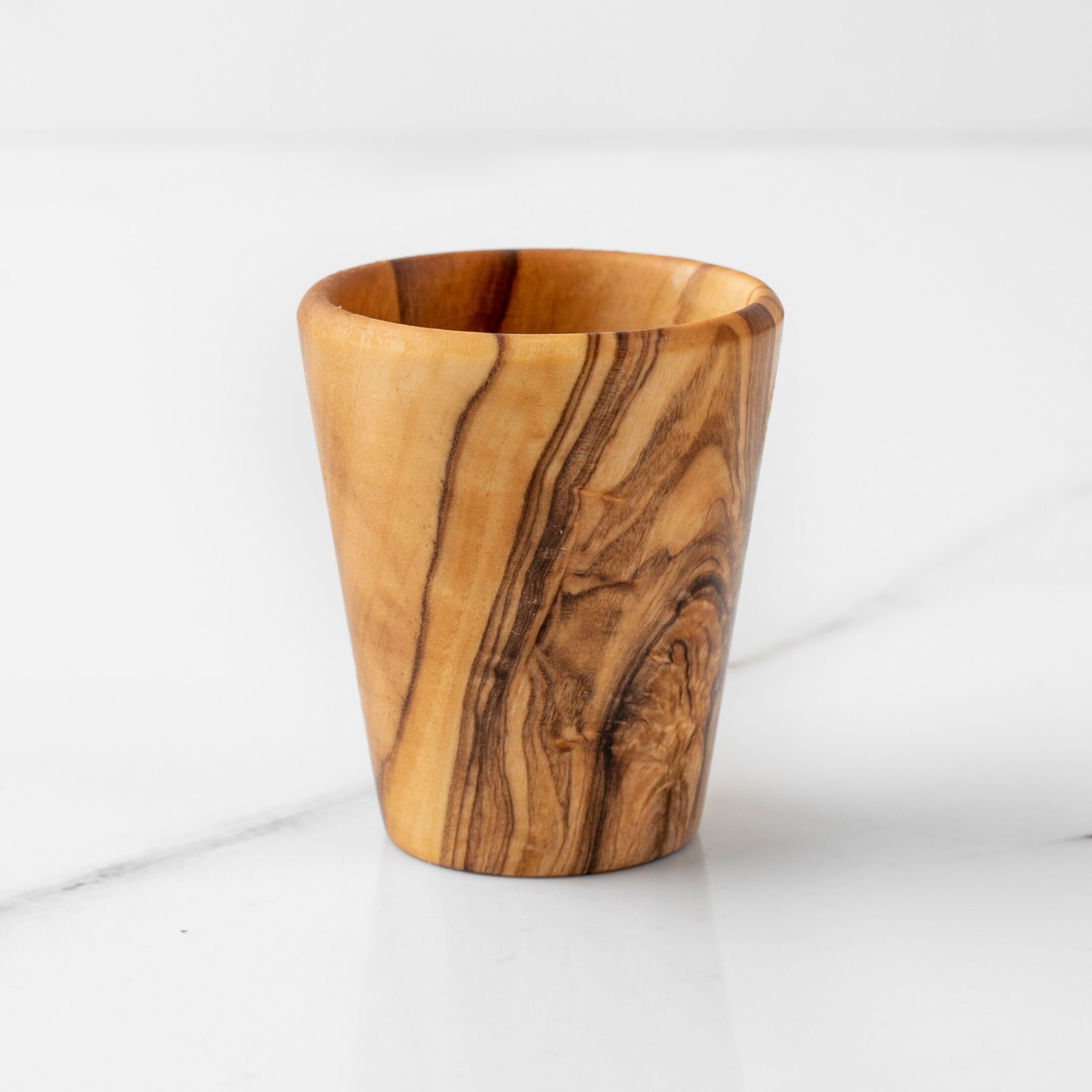 Verre à liqueur en bois d'olivier – Mini-Verre handwerklich für Spirituosen