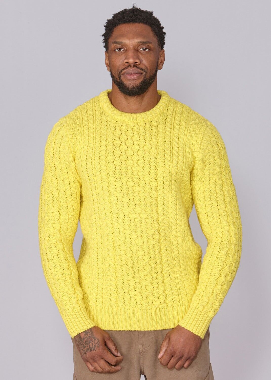 Jersey clásico de lana Aran - Amarillo | Confeccionado con lana británica