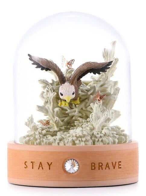 Boule à Neige Stay Brave - Boule à Neige avec Aigle, Symbole de Courage et d'Inspiration