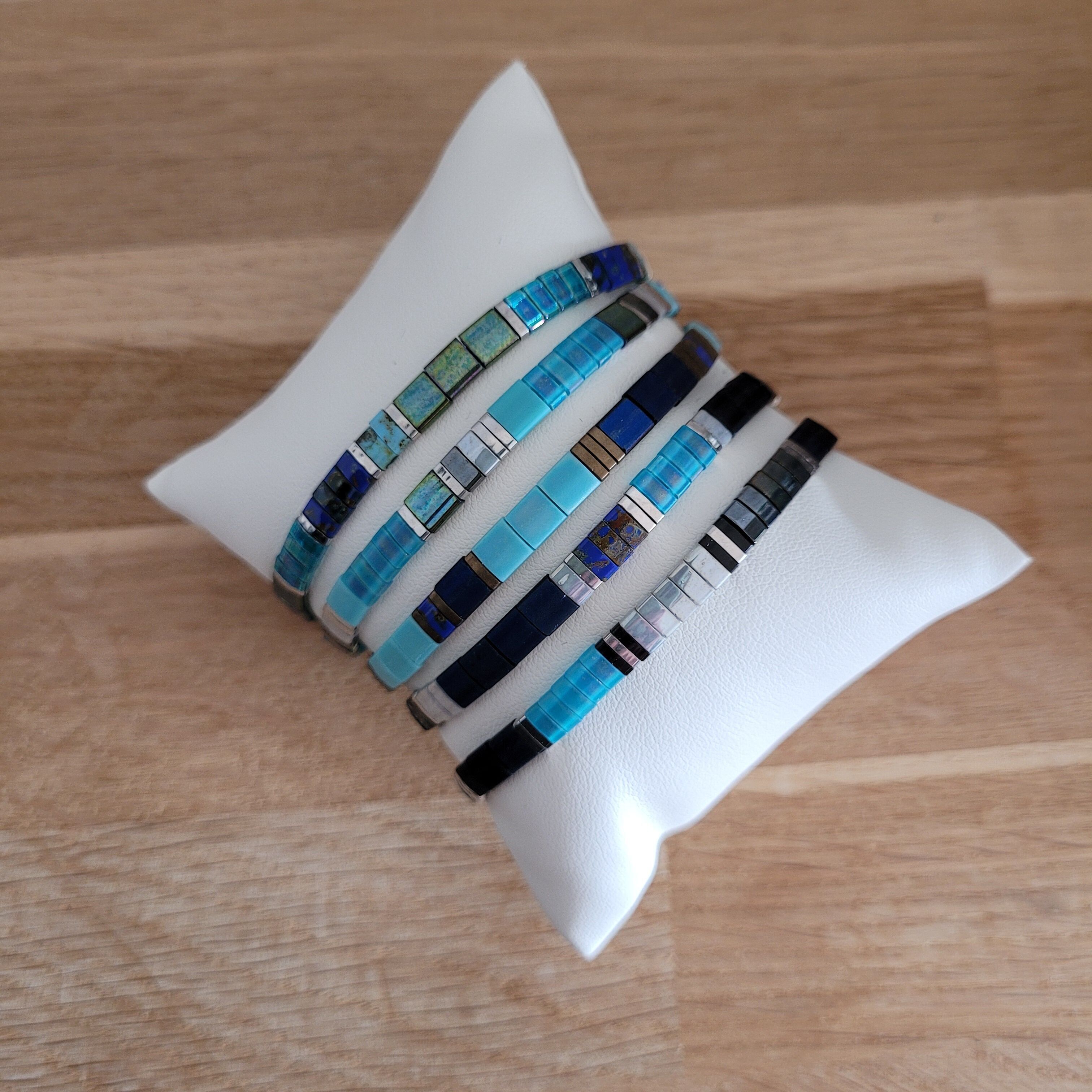 TILA – Blau-silberner Mix – 5 Armbänder – Weihnachten