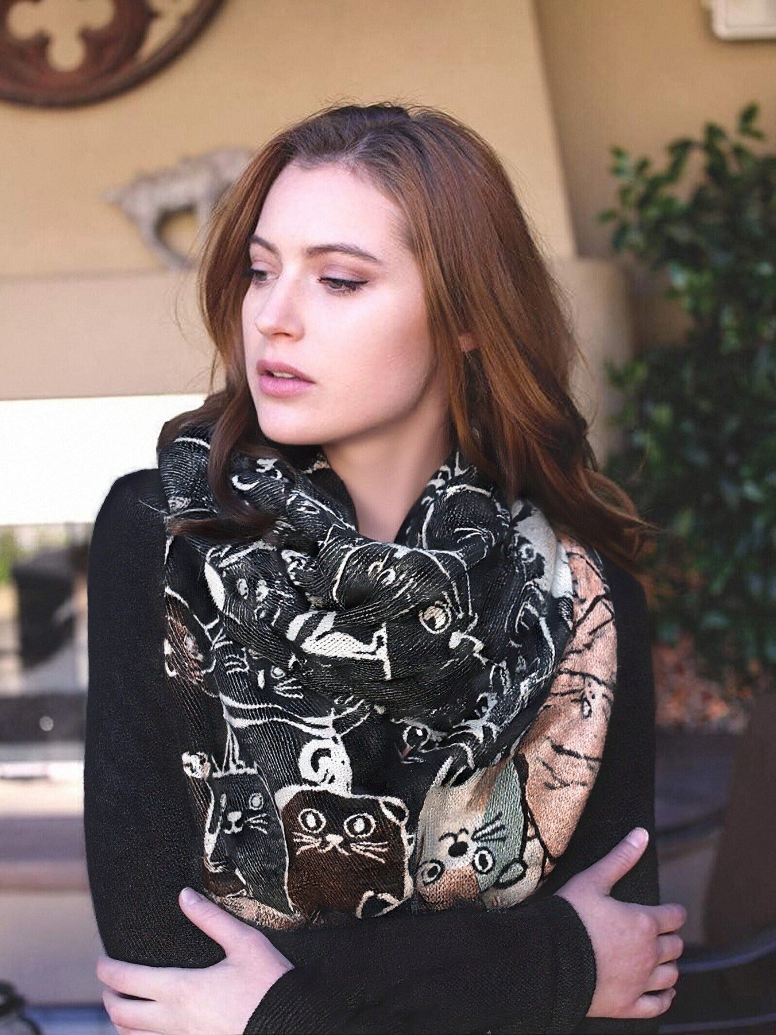 Bufanda de doble faz con tacto de cachemir y bolsa de regalo – Accesorio de moda de invierno de la colección Coveri, 253005