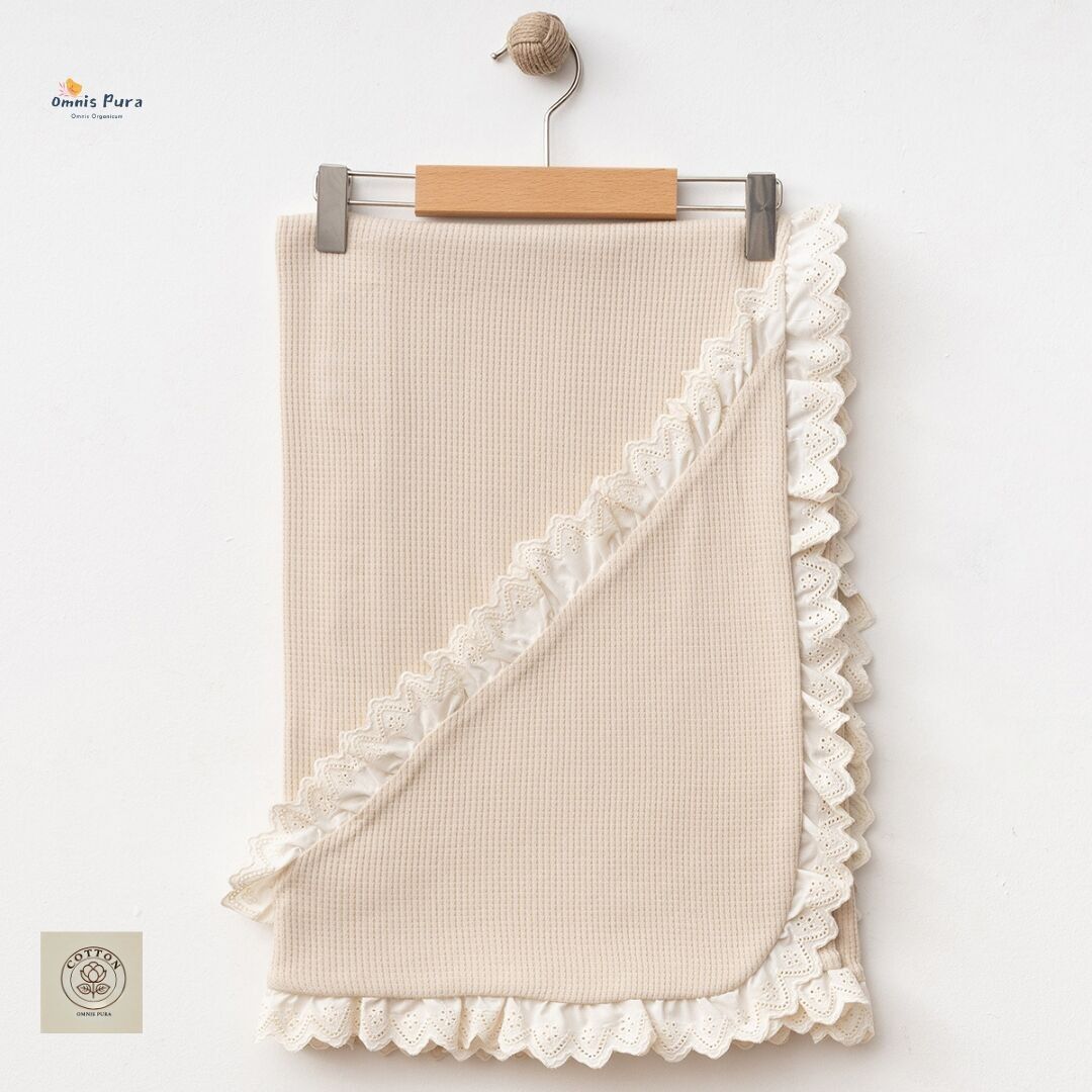 Elegant Lace-Trimmed Waffle Baby Blanket | 80x90 cm